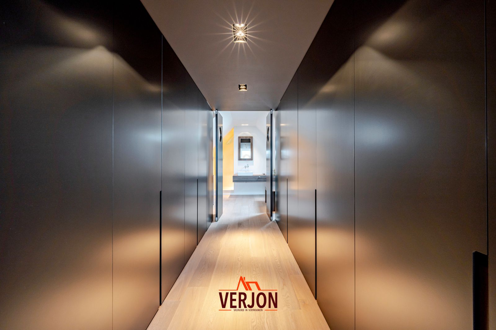 Kijkdag 11/10/2025 tussen 11 en 12 uur! Exclusieve woning met hangaar en luxueuze leefruimtes foto 34