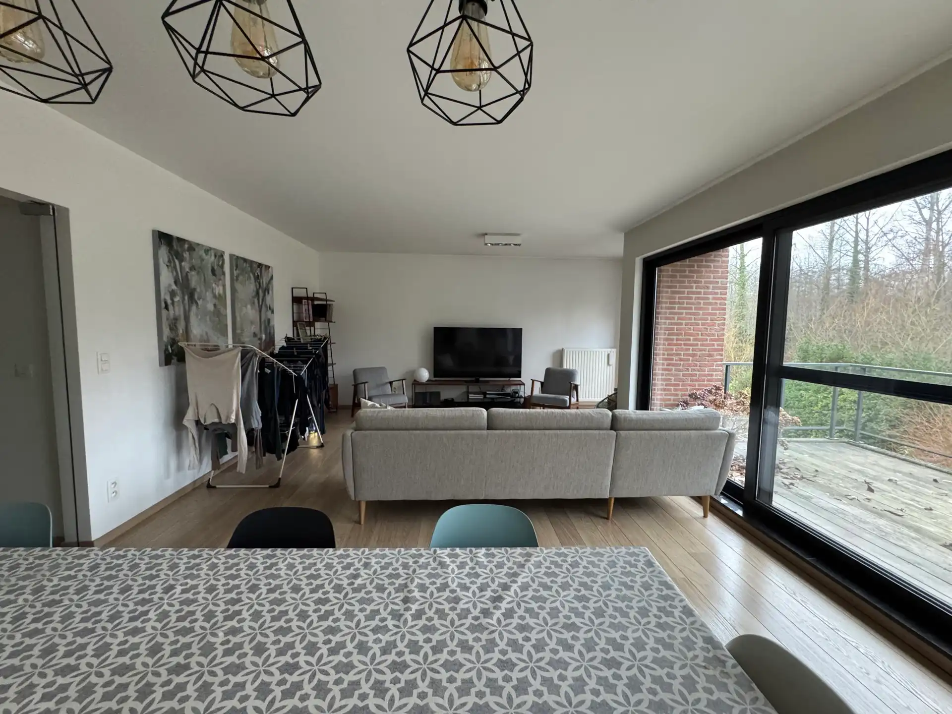 Ruim 3 slpk appartement met terras en zicht op groen in hartje Bornem foto 5