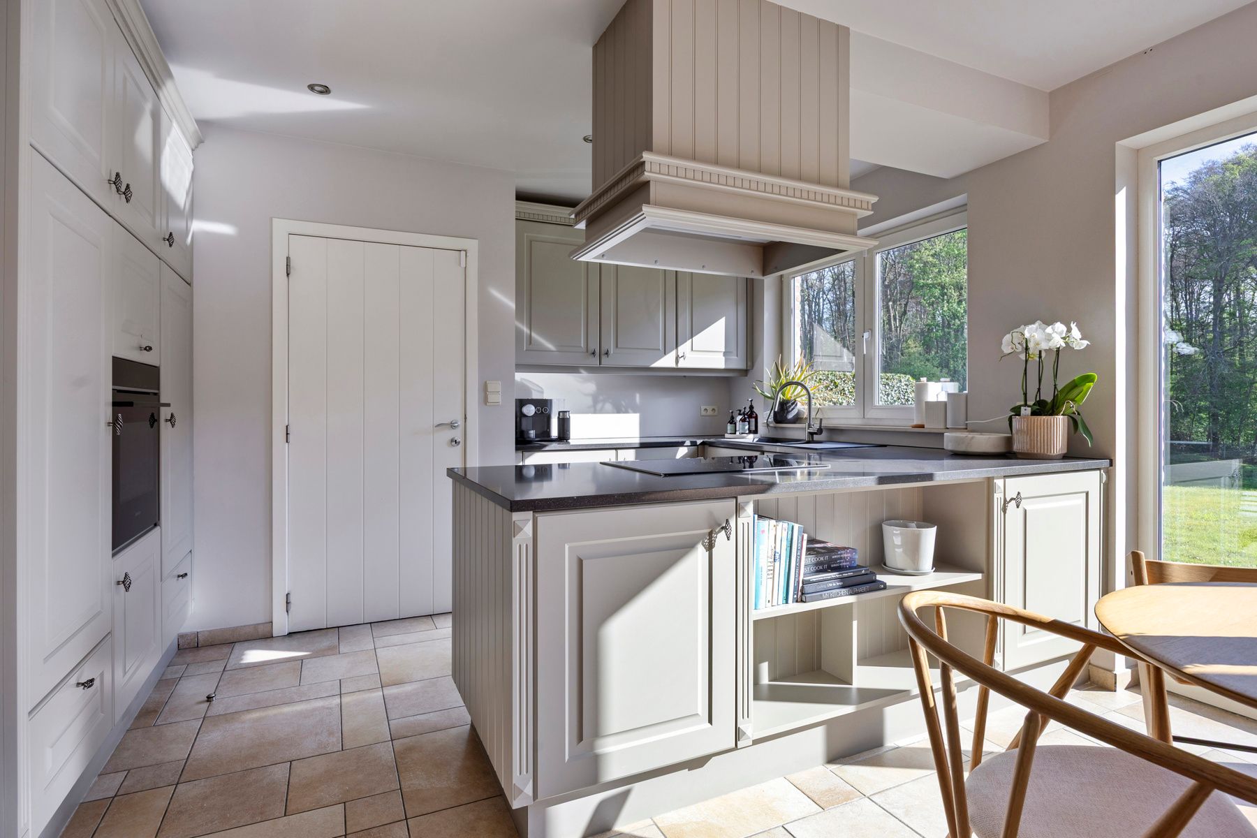 Prachtige villa met mooie tuin en 5 slaapkamers foto 17