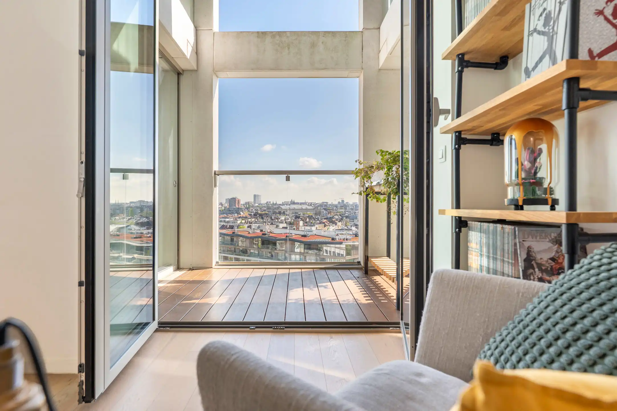ANTWERPEN - Prachtig 2- slk appartement met panoramisch zicht foto 2