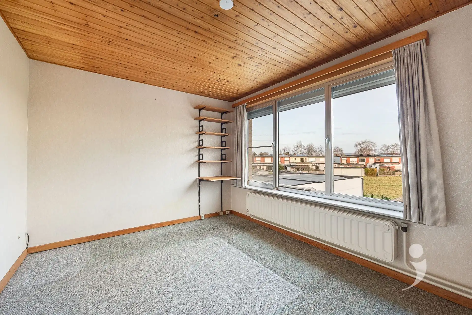 Te renoveren woning met zicht op de velden! foto 15