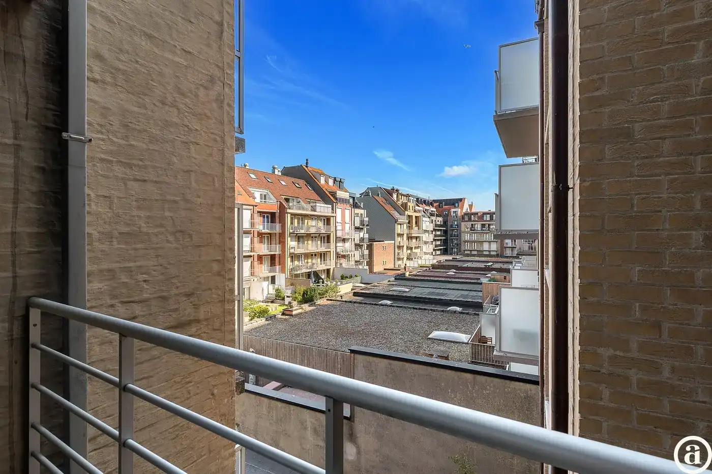 Instapklaar 2-slaapkamerappartement met terras op gegeerde locatie in Knokke foto 30