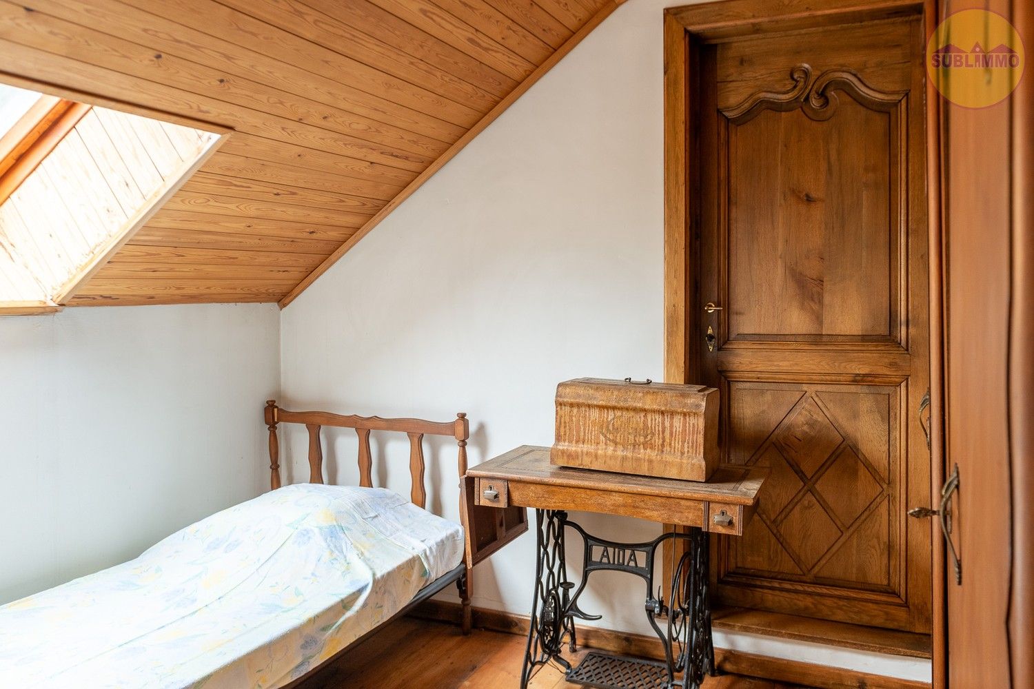 Karaktervolle woning met 6 slaapkamers op een ruim perceel van 21a 73ca foto 22