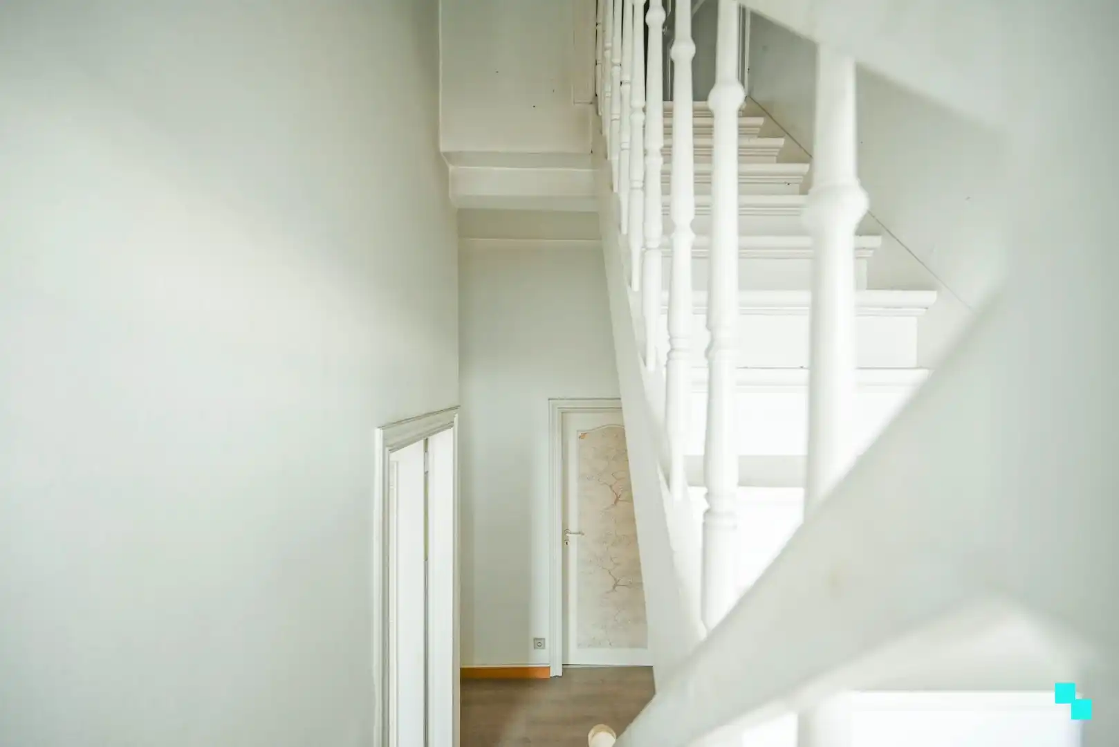 Ruime te renoveren halfopen bebouwing te Bissegem foto 24