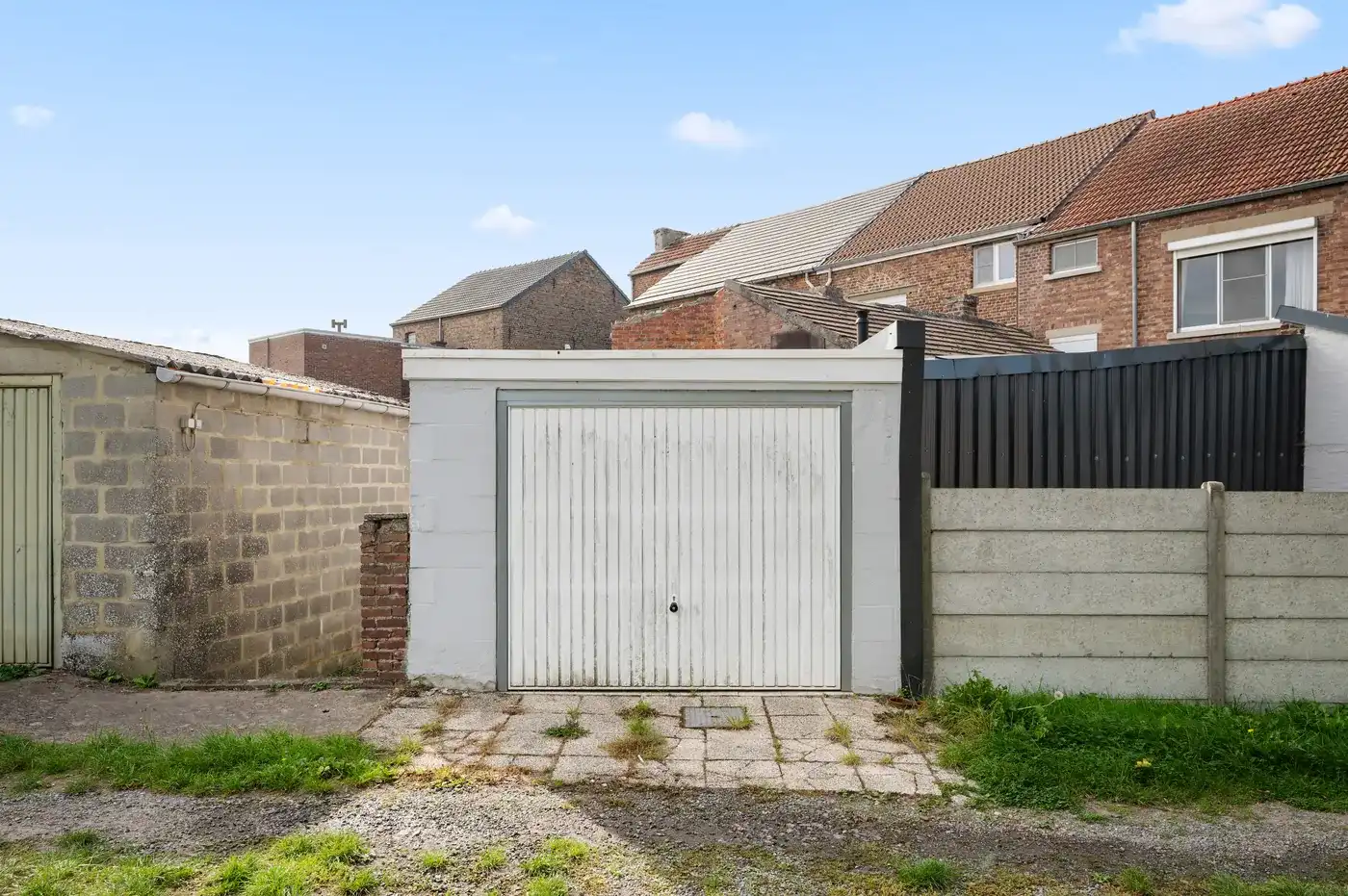 Te renoveren woning met 3 slaapkamers, garage en nabij voorzieningen foto 25