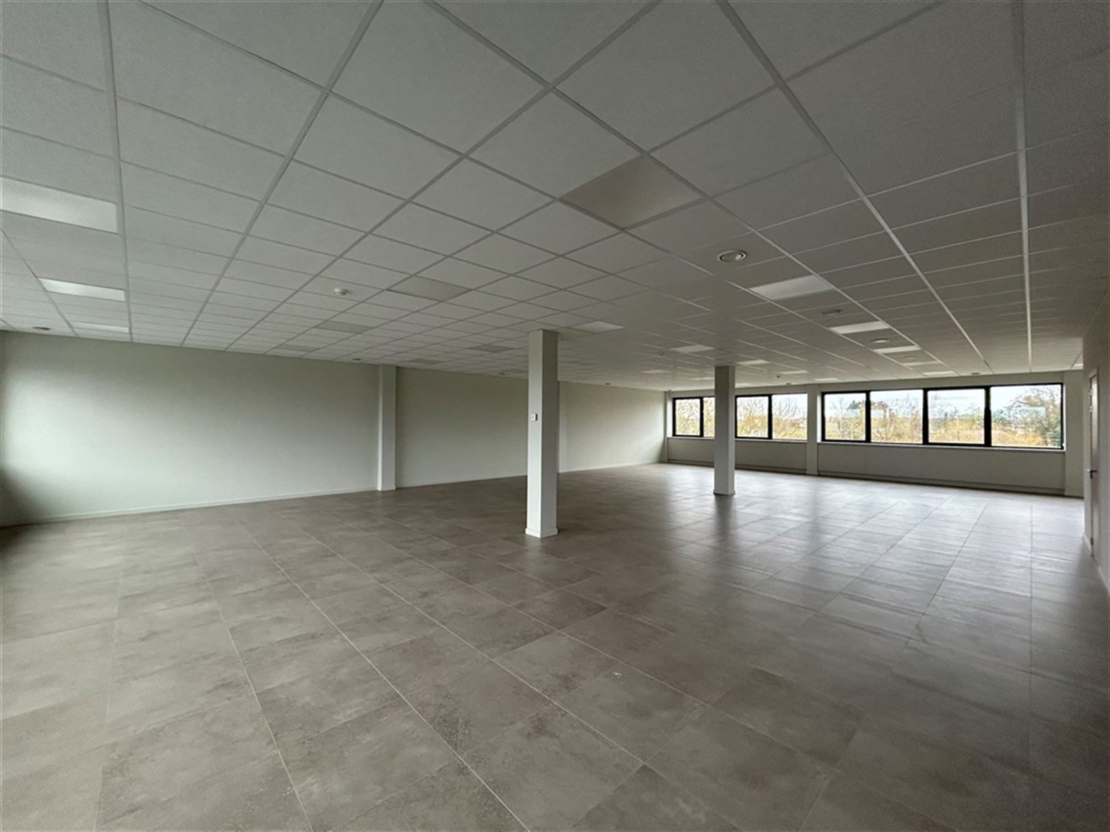 Kantoorgebouw foto 9
