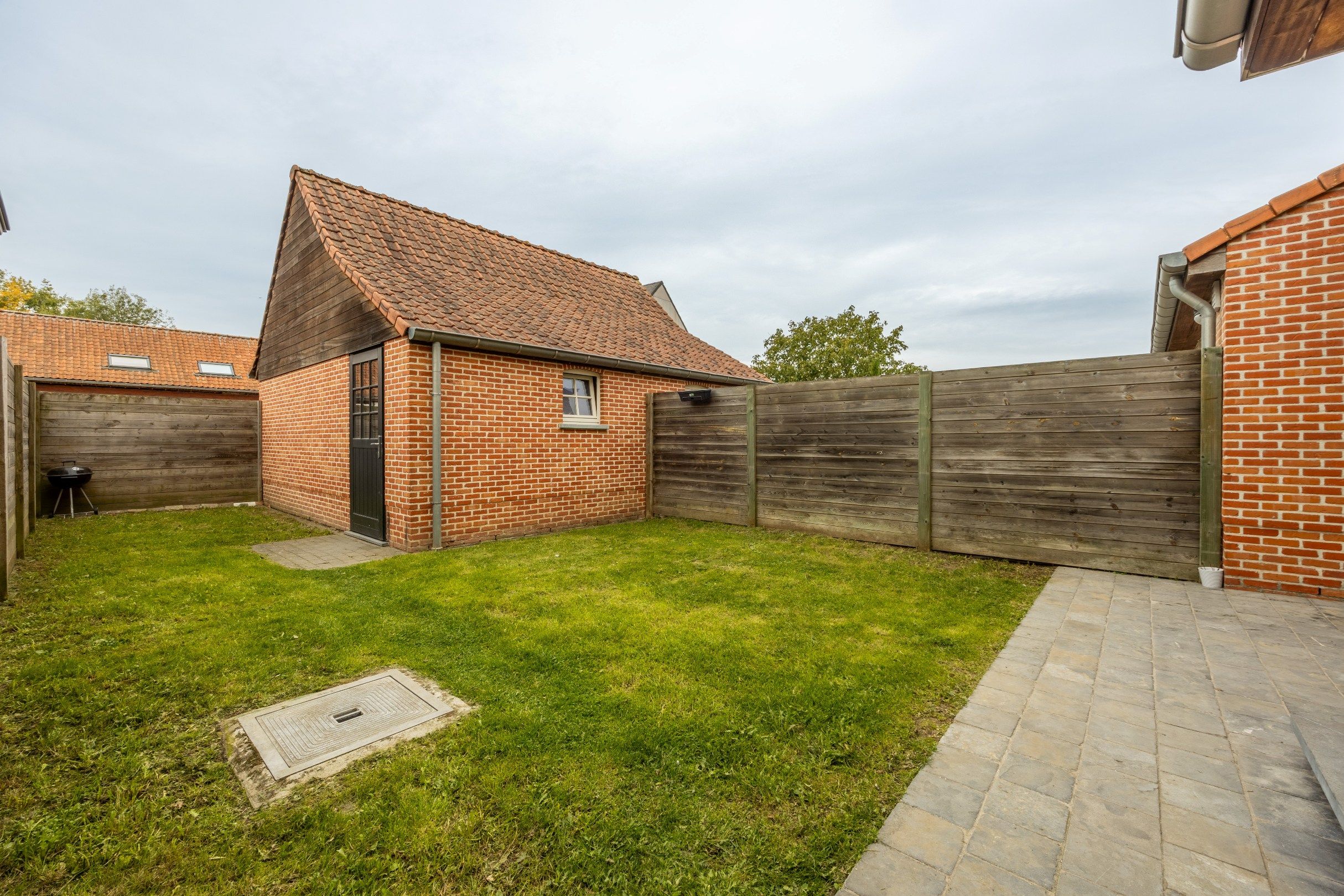 RECENTE GEZINSWONING MET GARAGE foto 8