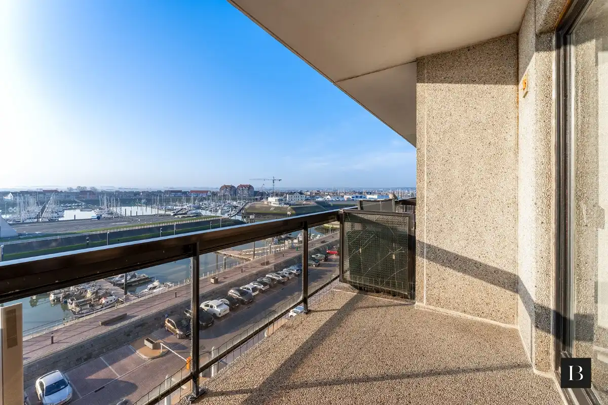 Instapklaar en ruim hoekappartement met 2 slaapkamers aan de haven foto 6