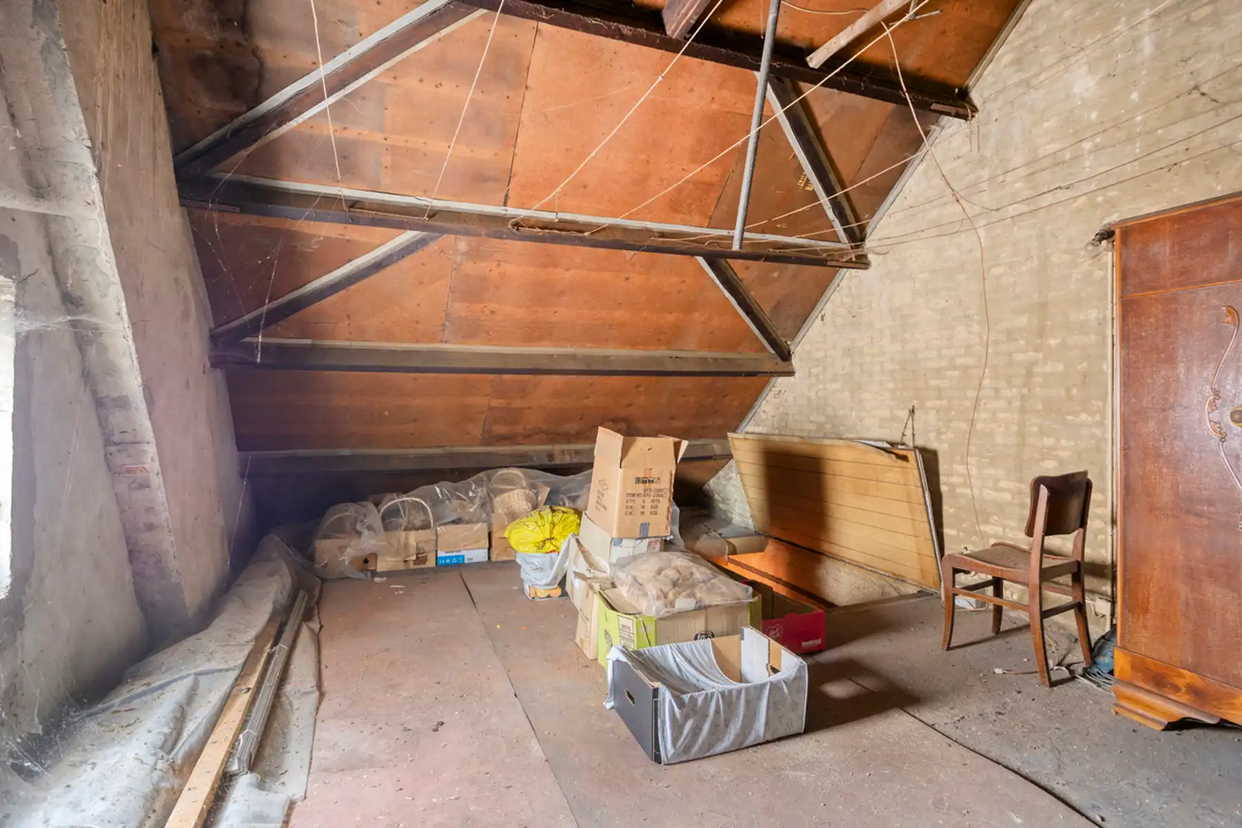 Te renoveren halfopen bebouwing met zuidwestgerichte tuin foto 17