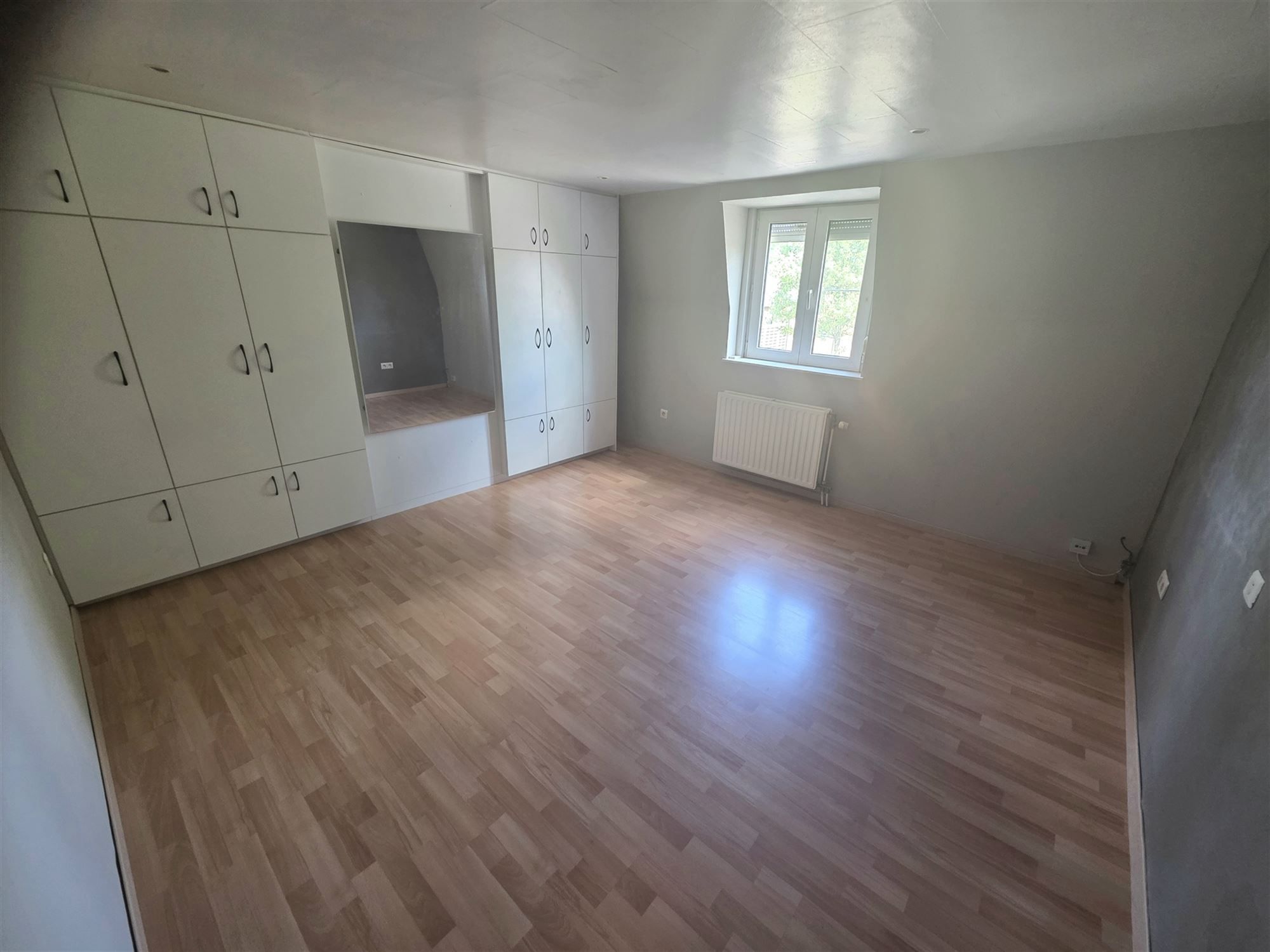 Burgerswoning met 2 à 3 slpks, parking en tuin met ingang foto 14