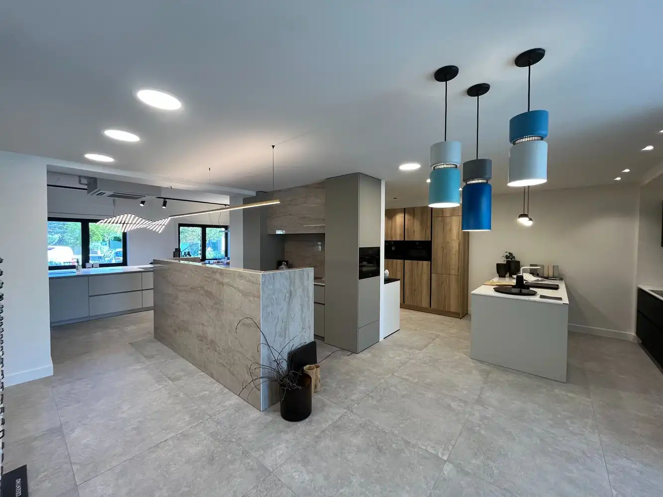 showroom 164m² foto 11