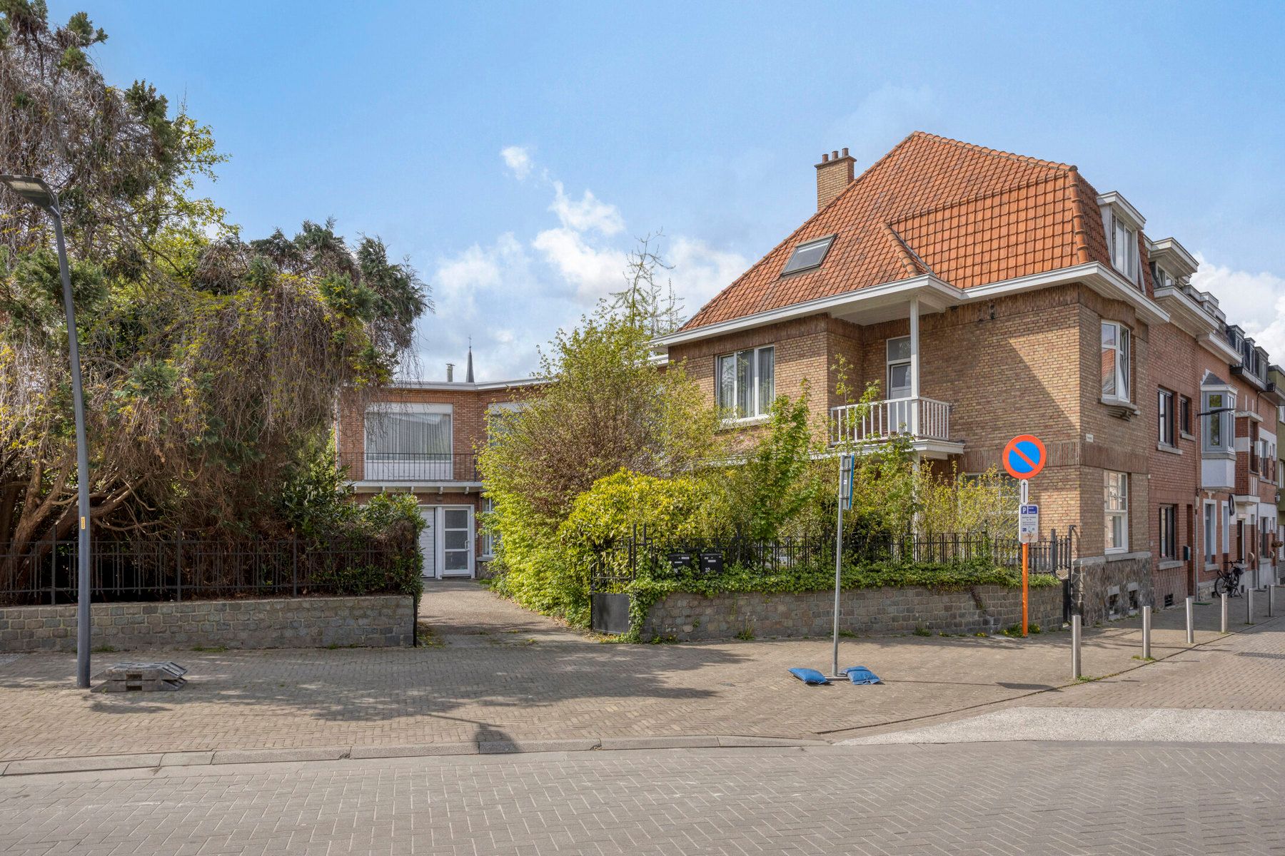 Woning met bijhorend appartement in centrum van Sint-Truiden foto 2