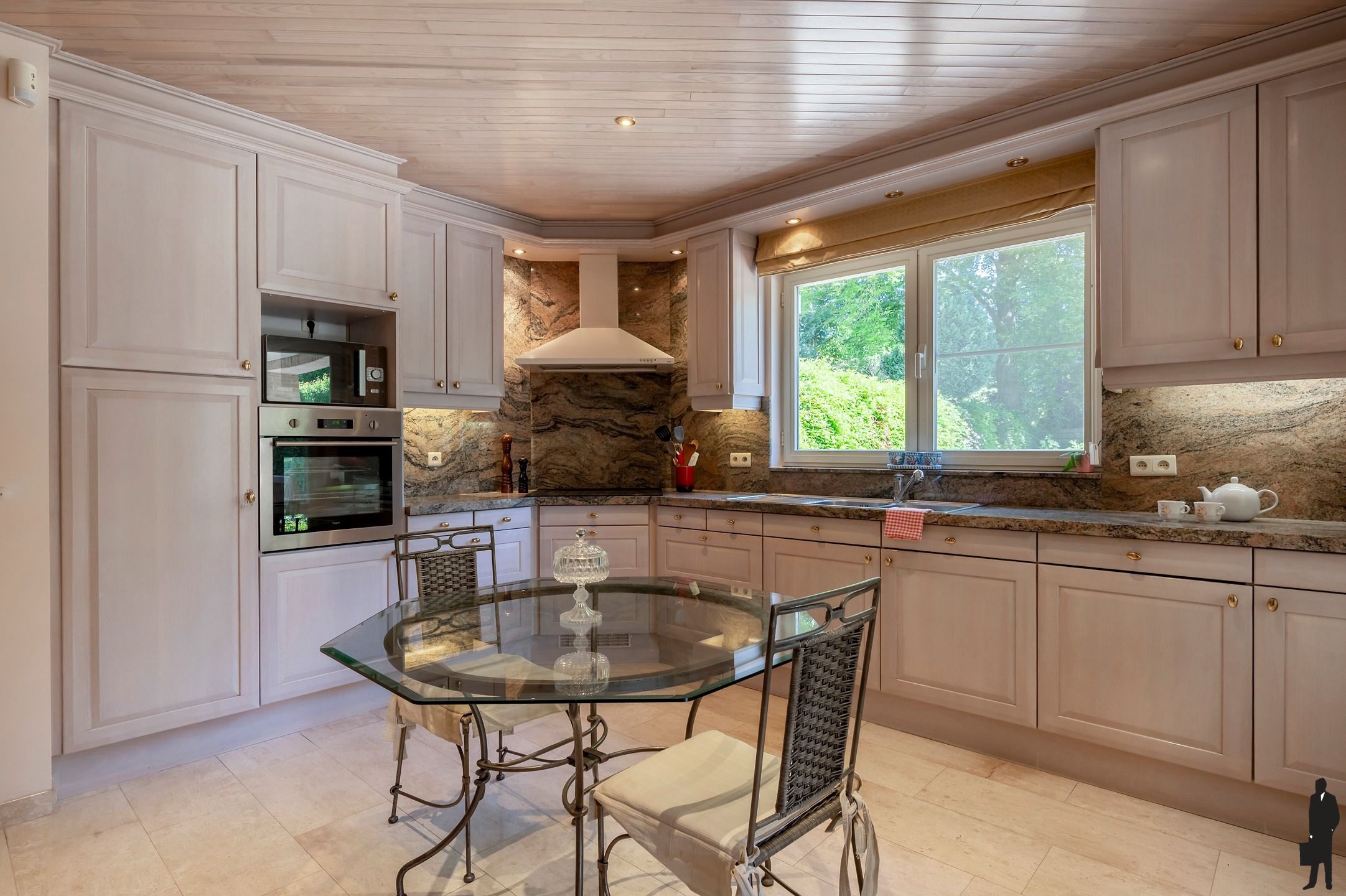 Degelijke woning te Hoogboom! foto 10