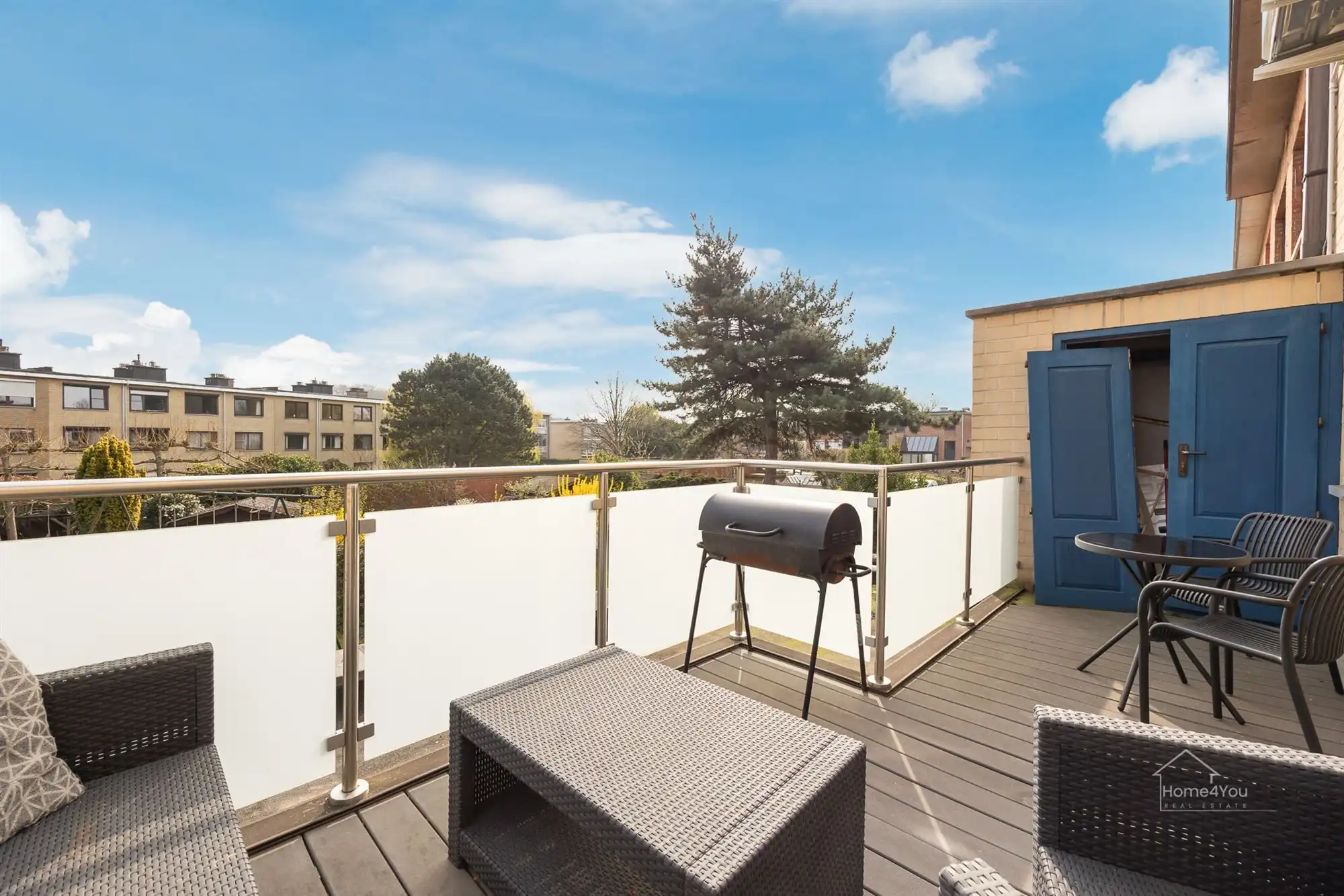 Gerenoveerd duplexappartement met privé-ingang en terras foto 8