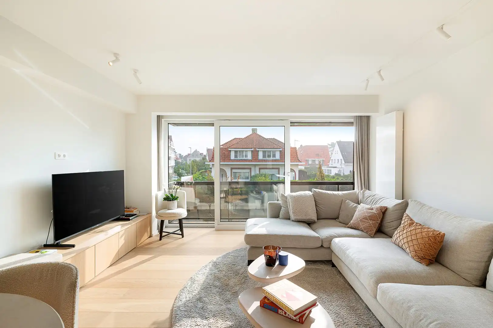 Mooi vernieuwd appartement met open uitzicht en 3 slaapkamers. foto 11