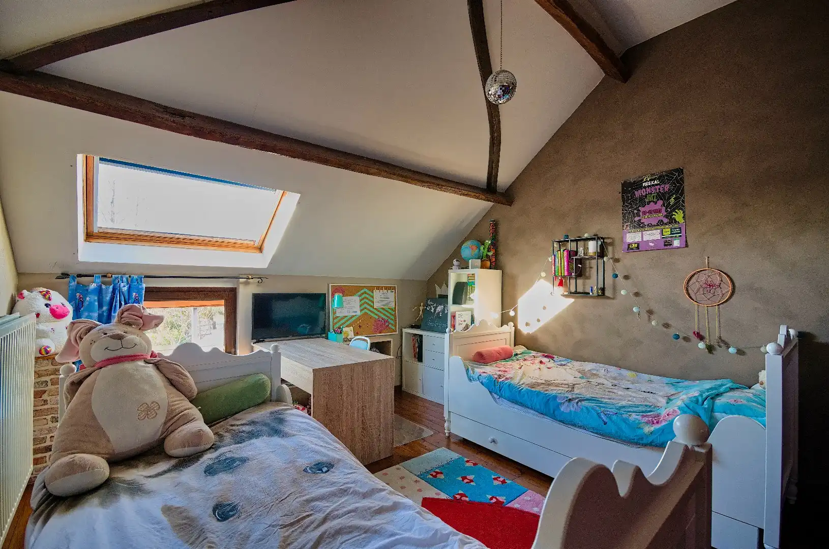 RUSTIG GELEGEN CHARMEHOEVE MET 3 SLAAPKAMERS, GARAGE EN TUIN foto 14