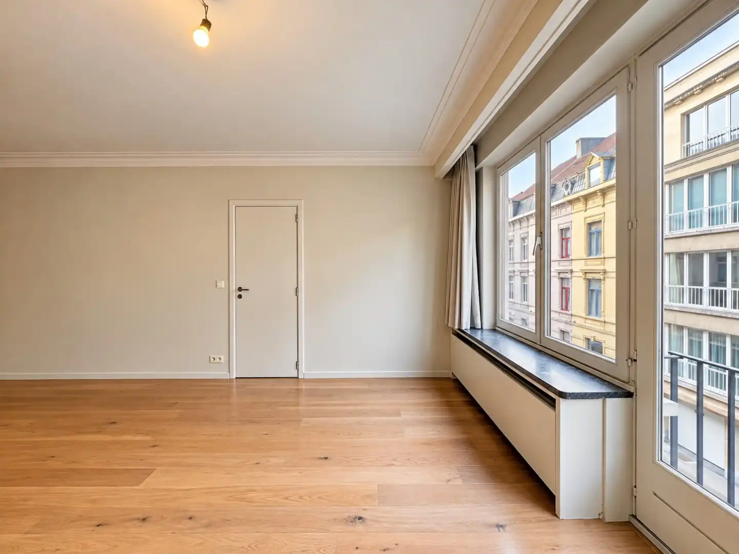Ruim 2-slaapkamer appartement nabij Gent-Sint-Pieters foto 6