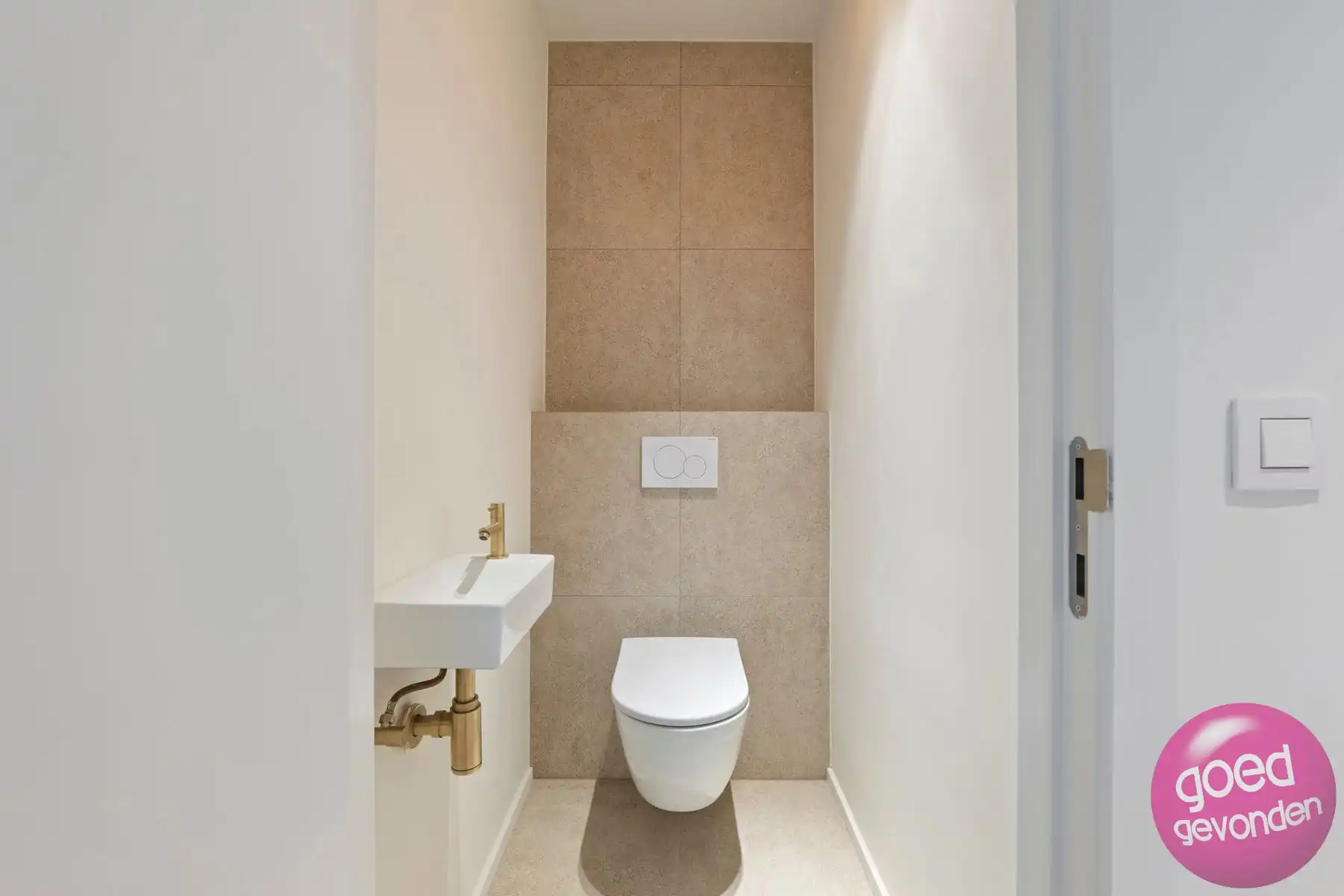 NIEUW APP - 1of2 SLK - TERRAS - KELDER - CENTRUM - GEEN BTW foto 15