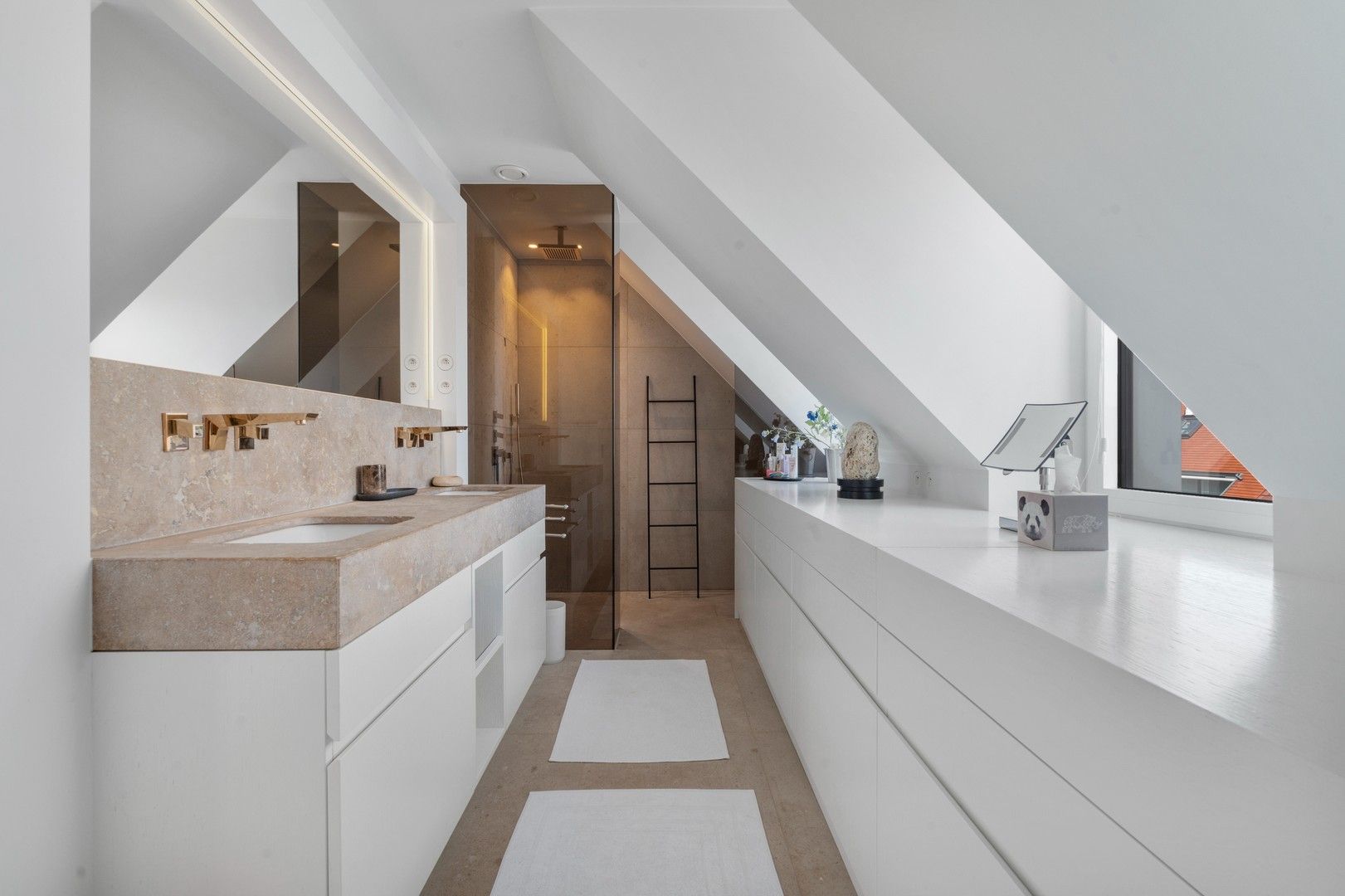 Prachtig penthouse met unieke zonneterrassen gelegen in het centrum van Knokke, op wandelafstand van de zee en de winkels. foto 18