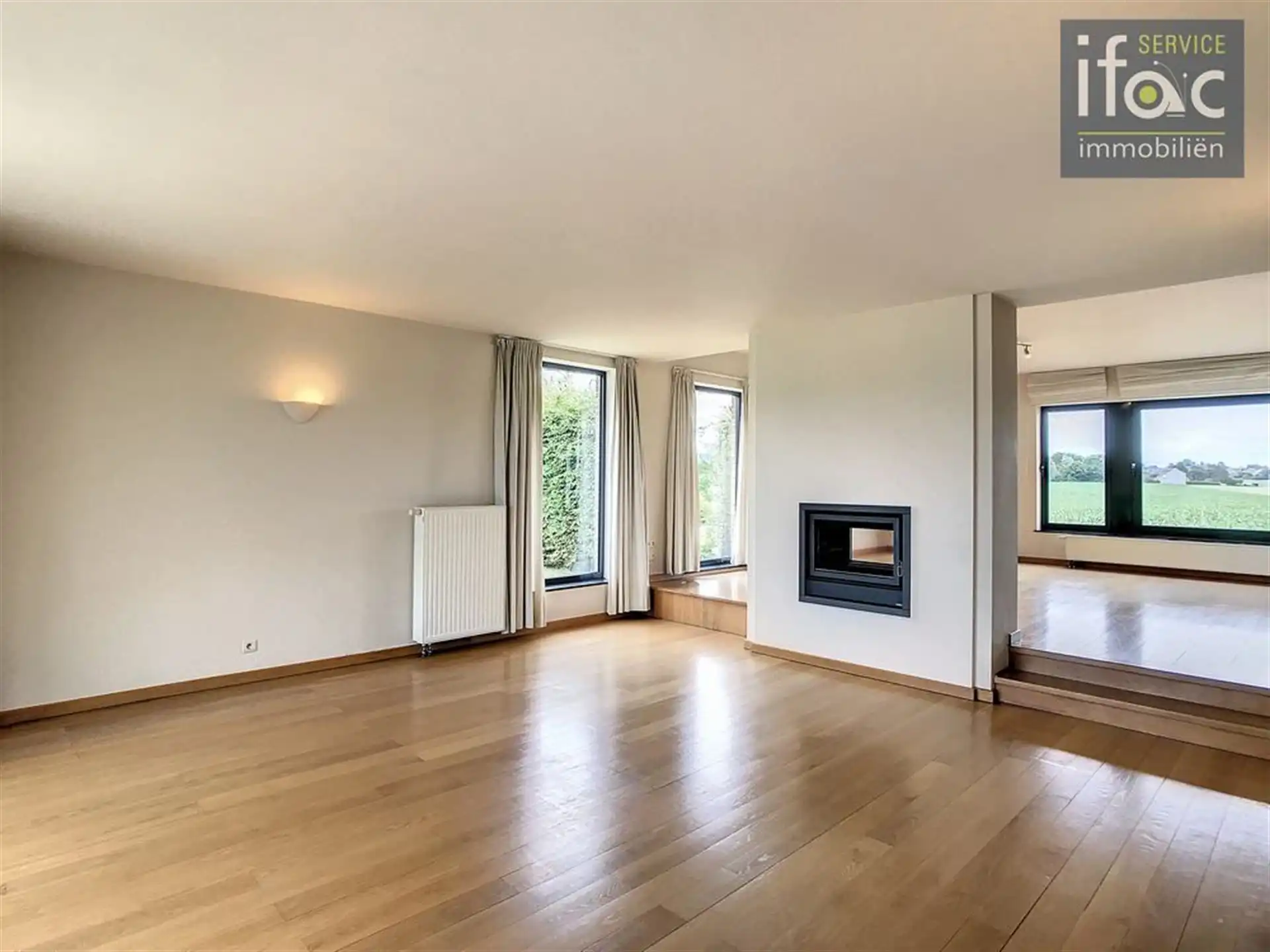 Prachtige 3-gevel villa met unieke panoramische vergezichten foto 3