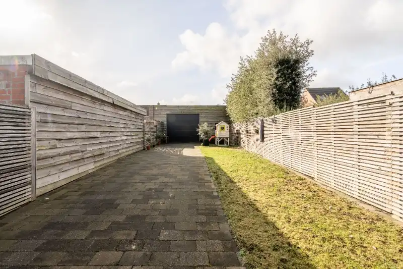 Ruime instapklare woning met loods in centrum Ingelmunster. foto 29