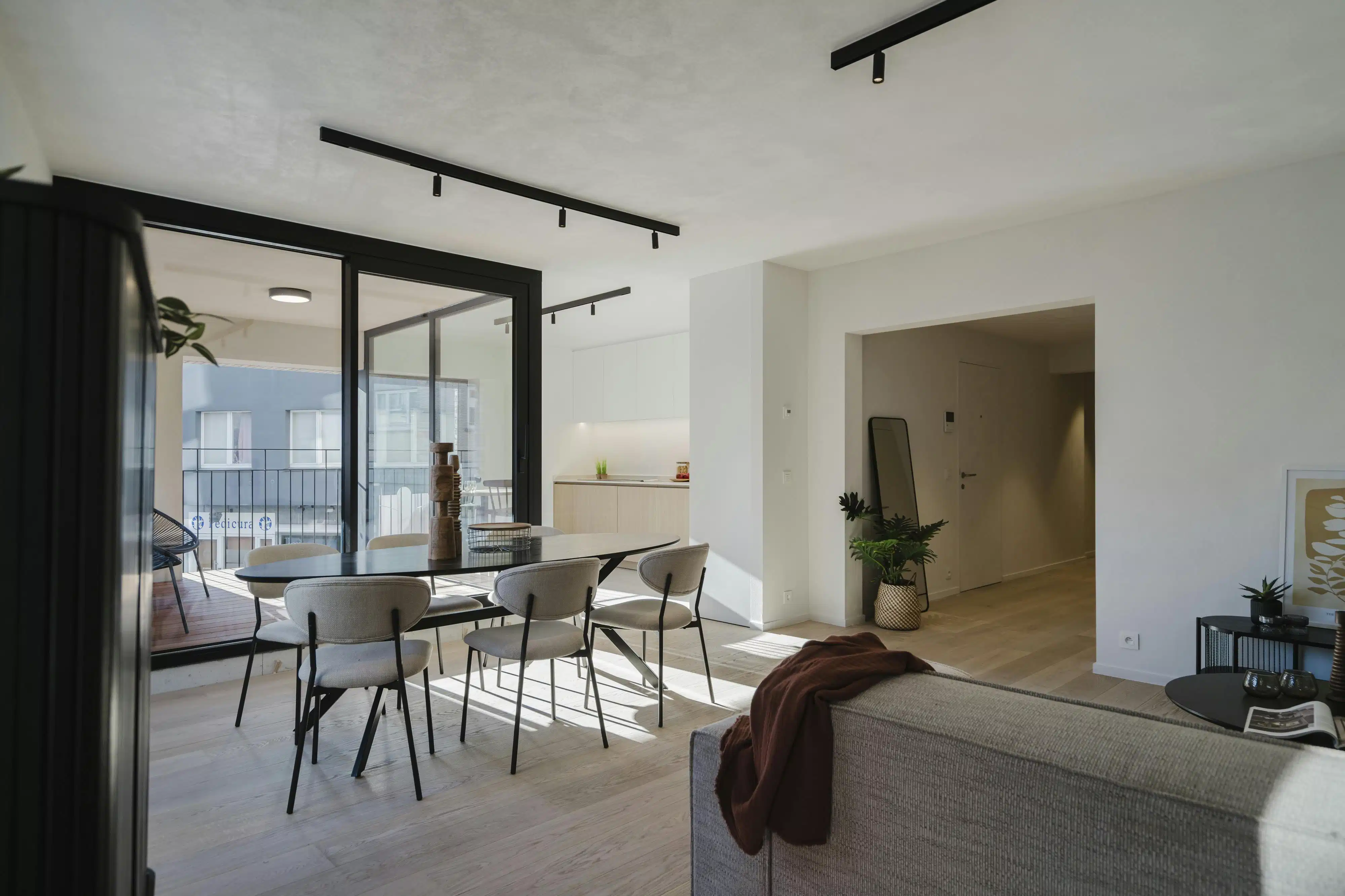 Lichtrijk 2-slaapkamerappartement in res. La Rambla Kortrijk foto 3