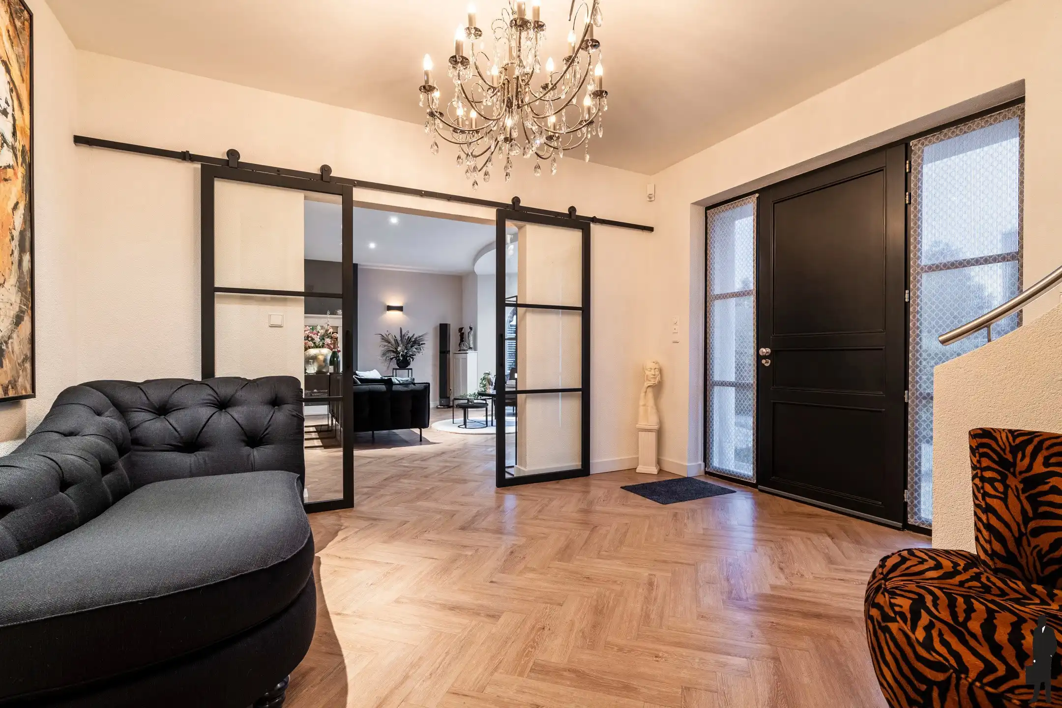 Exclusieve villa met gastenverblijf en zwembad op de grens in Weelde foto 3