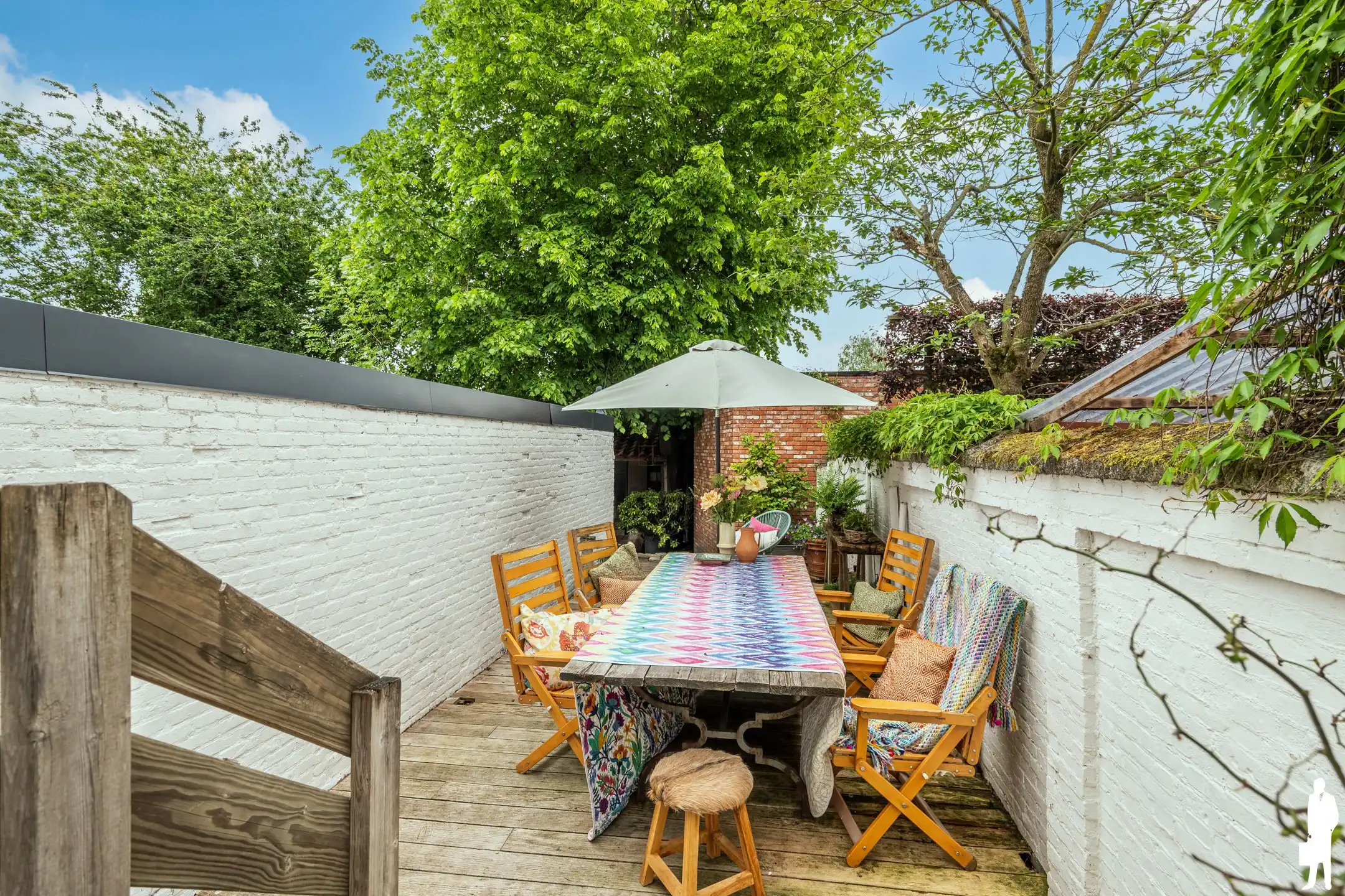 Majestueus handelspand met woonst, tuin en private parking foto 24