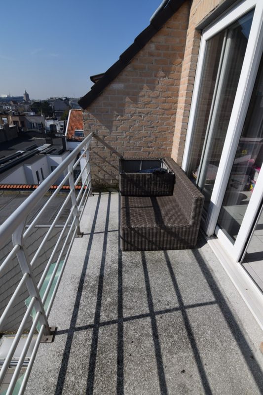 Mooi duplexappartement met drie slaapkamers en twee zongerichte terrassen. foto 8