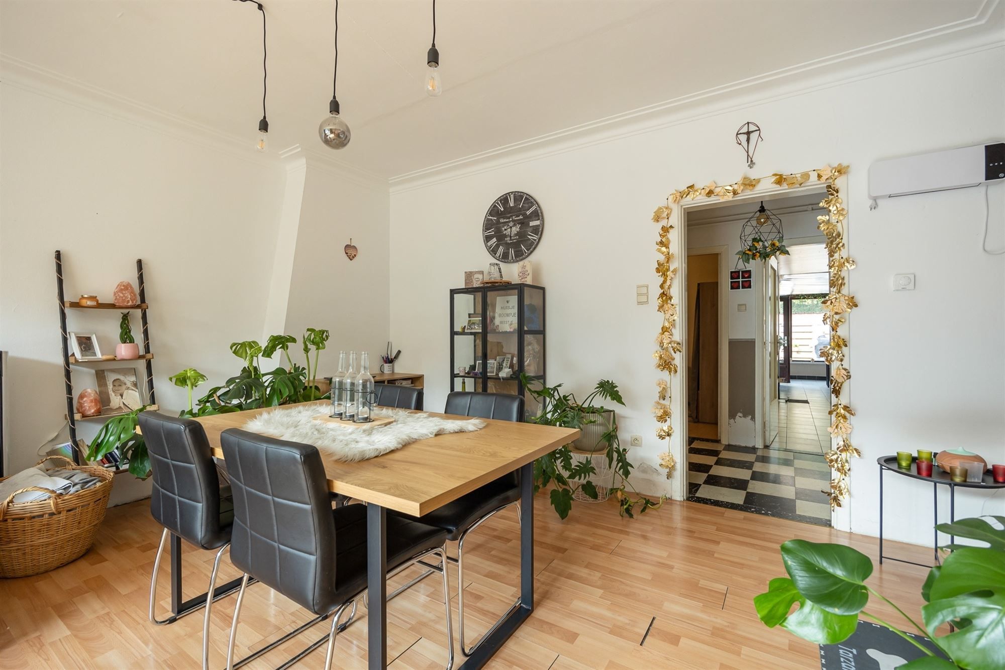 Gelijkvloersappartement met stadskoer en garagebox foto 7