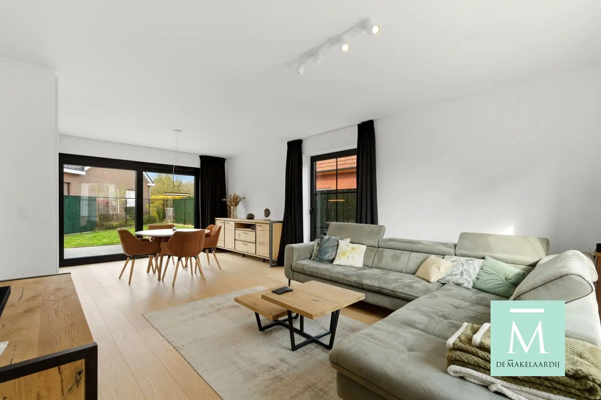 Recente woning met 3 ruime slaapkamers gelegen in het centrum van Rijmenam en vlakbij het Imelda ziekenhuis foto {{pictureIndex}}