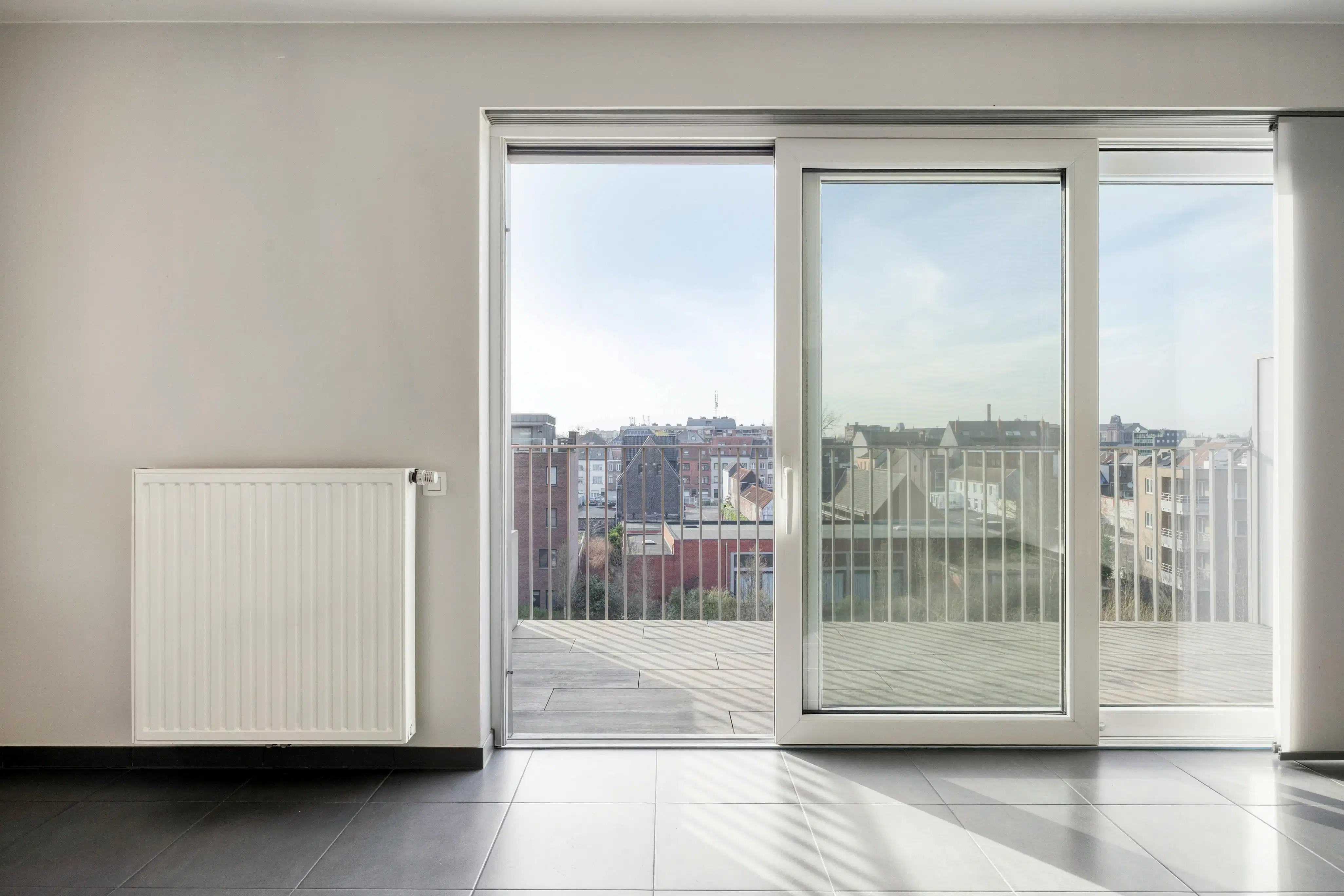 Lichtrijk hoekappartement met open zicht te Gent foto 4