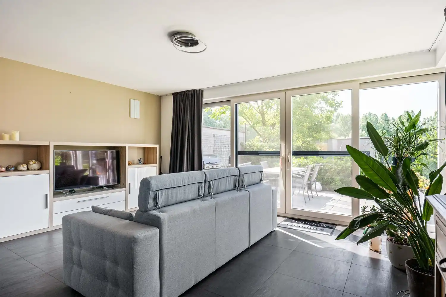 Ruim, energiezuinig appartement met souterrain, 4 slaapkamers, tuin en aanhorende grond in Wijnegem! foto 12