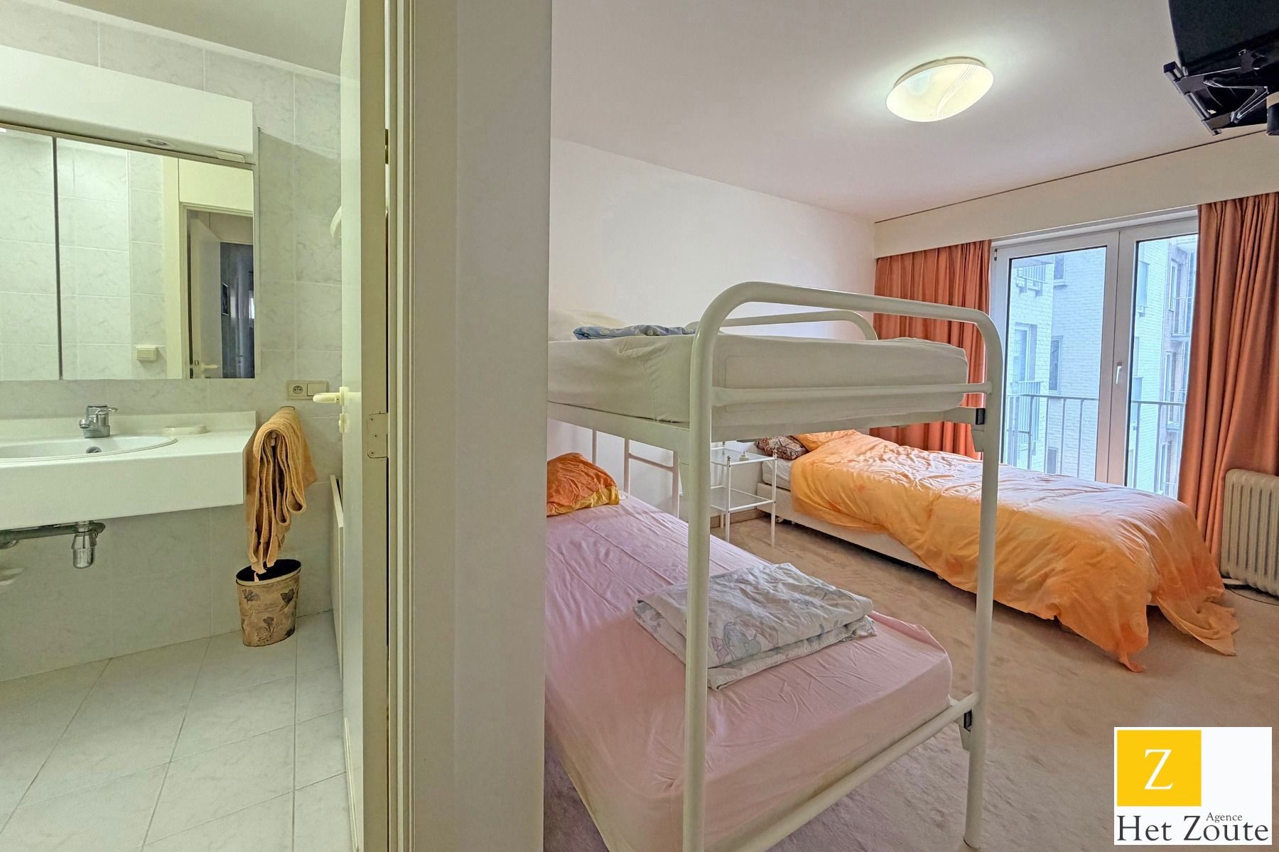 Te renoveren appartement op enkele passen van de Zeedijk foto 11