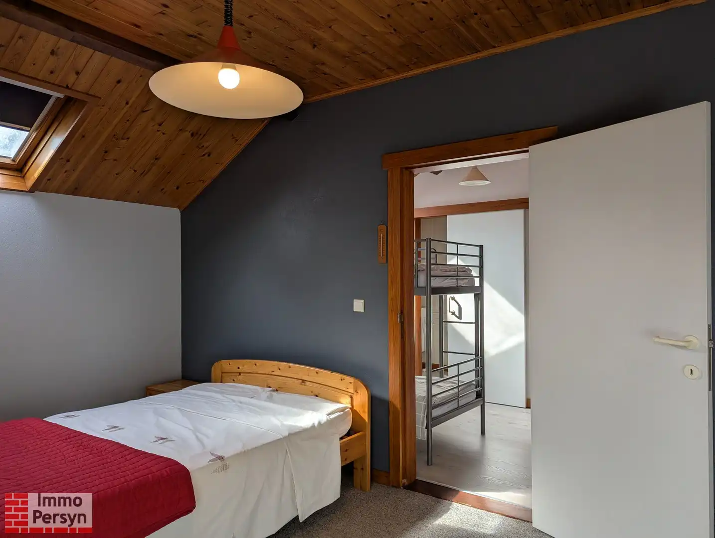 Ruime woning midden in een groene omgeving foto 25