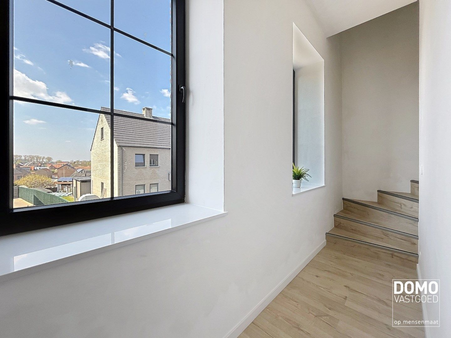 PRACHTIG GERENOVEERDE, LICHTRIJKE WONING MET 3 SLAAPKAMERS, 2 BADKAMERS, EEN ZONNIGE TUIN EN 2 PARKEERPLAATSEN TE GINGELOM (MIELEN-BOVEN-AALST)   foto 28