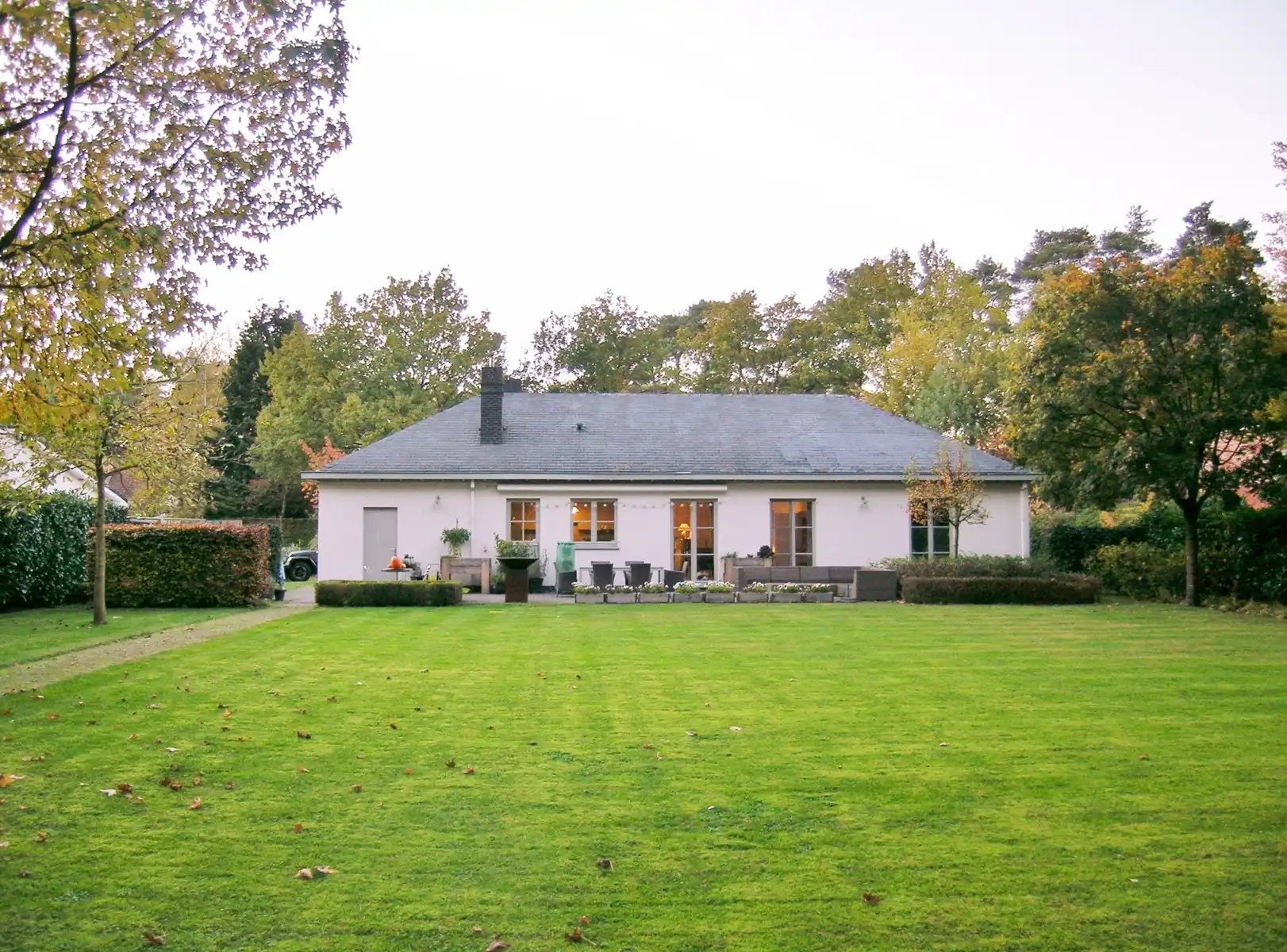 Hoofdfoto van de publicatie: Te renoveren gelijkvloerse villa op 2265 m² in "Den Drijhoek"
