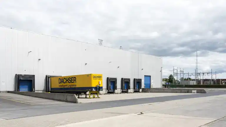 Logistiek magazijn te huur foto 3