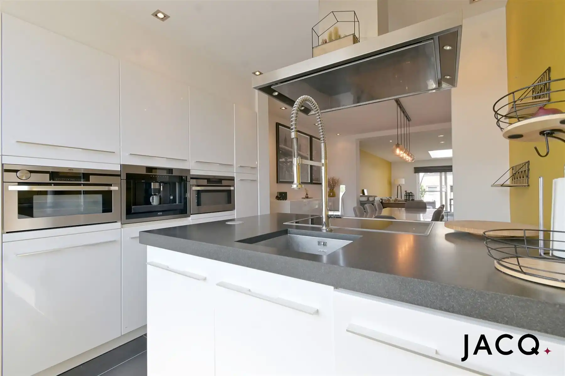 Charmante woning met 3 slpk's, gezellige tuin en garage! foto 9