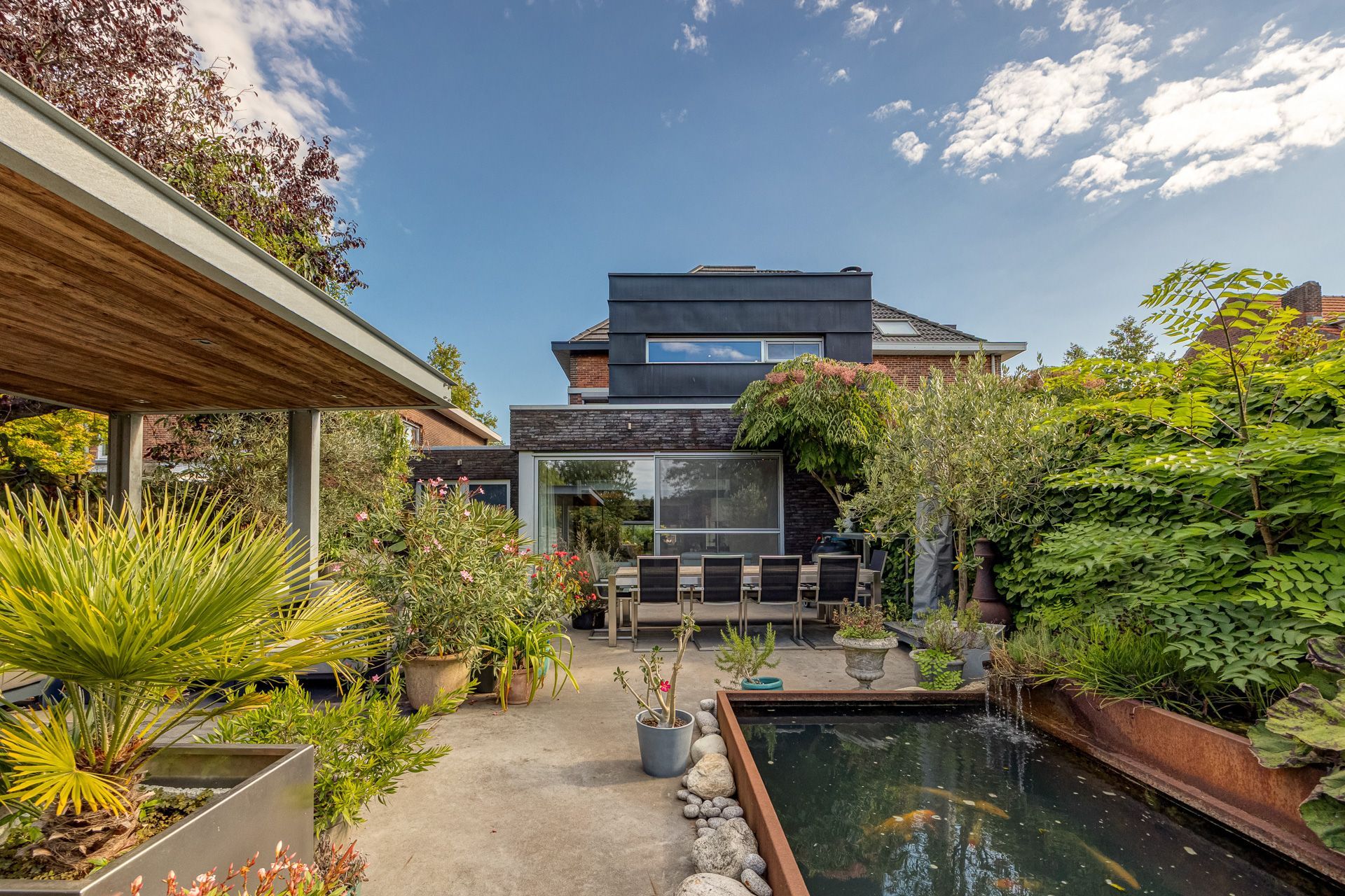 Volledig gerenoveerde gezinswoning met 5 slpks te Kontich foto 2