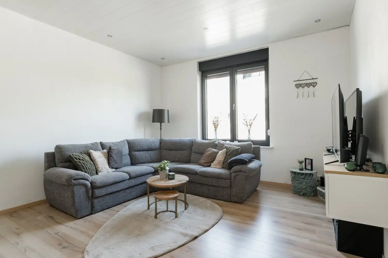 Karaktervolle woning met tal van mogelijkheden in het hart van Neerpelt foto 4