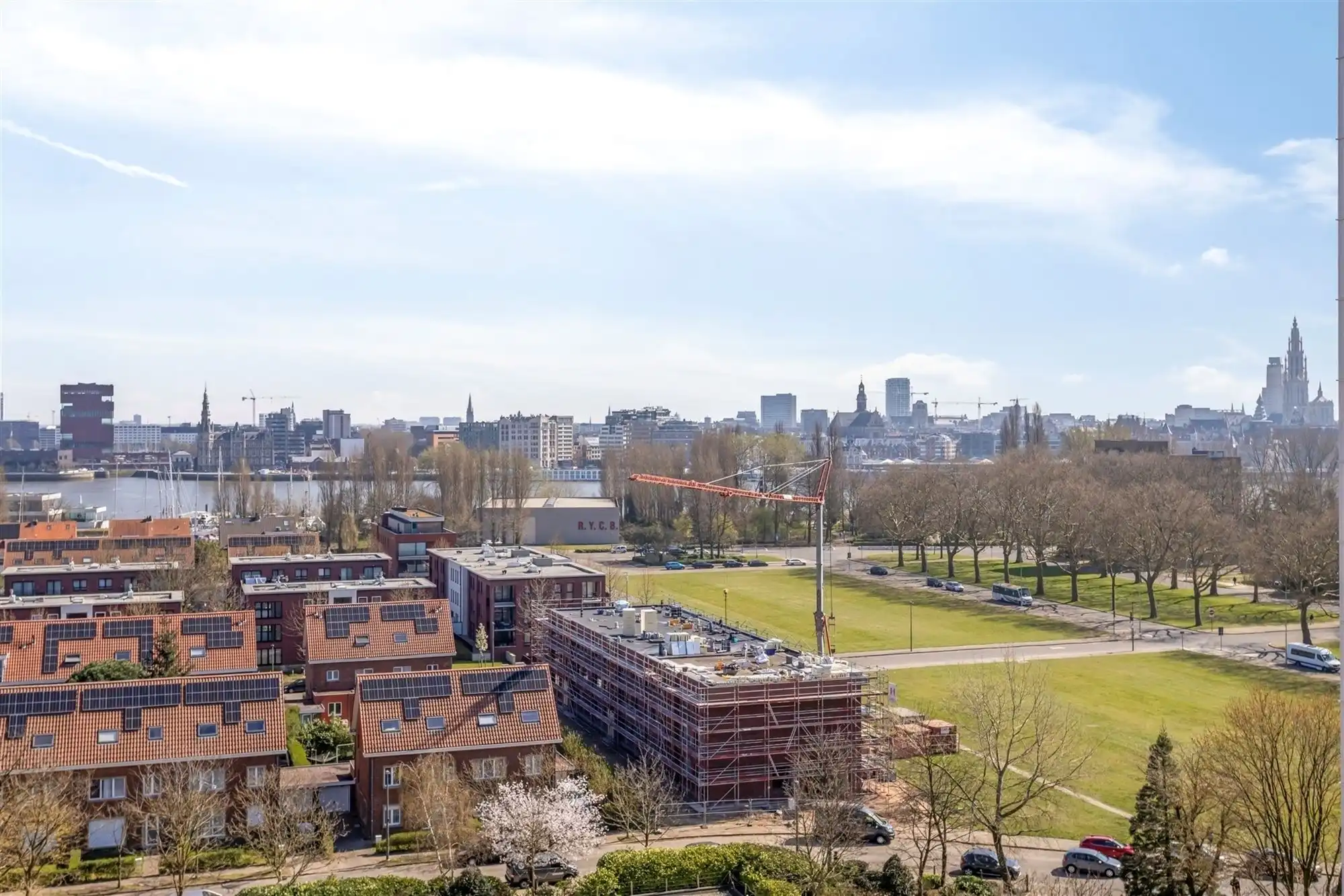 Verhuurd appartement met drie slpk en terras met prachtig uitzicht foto {{pictureIndex}}