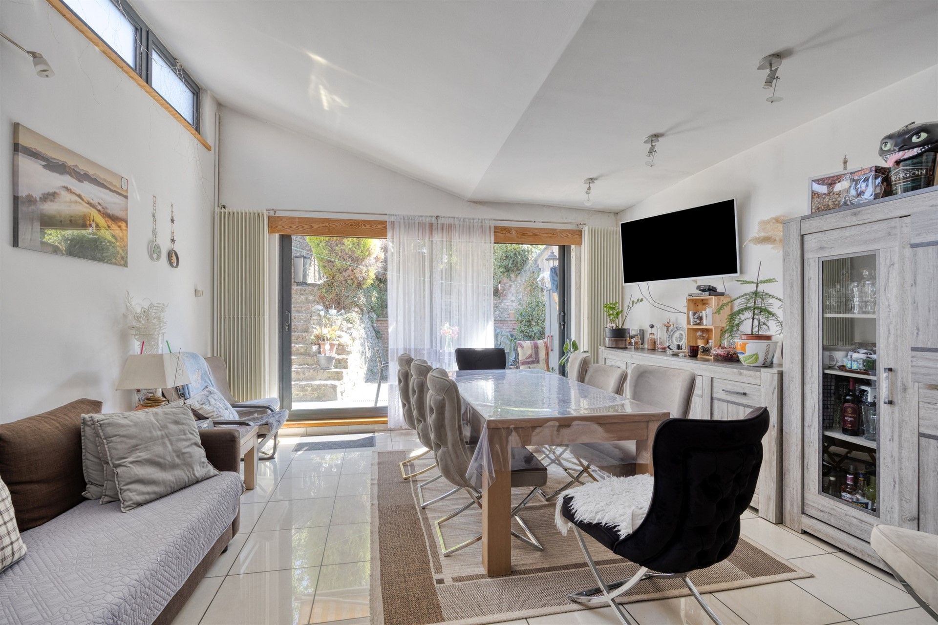 Instapklare rijwoning gelegen in SINT-STEVENS-WOLUWE! foto 3