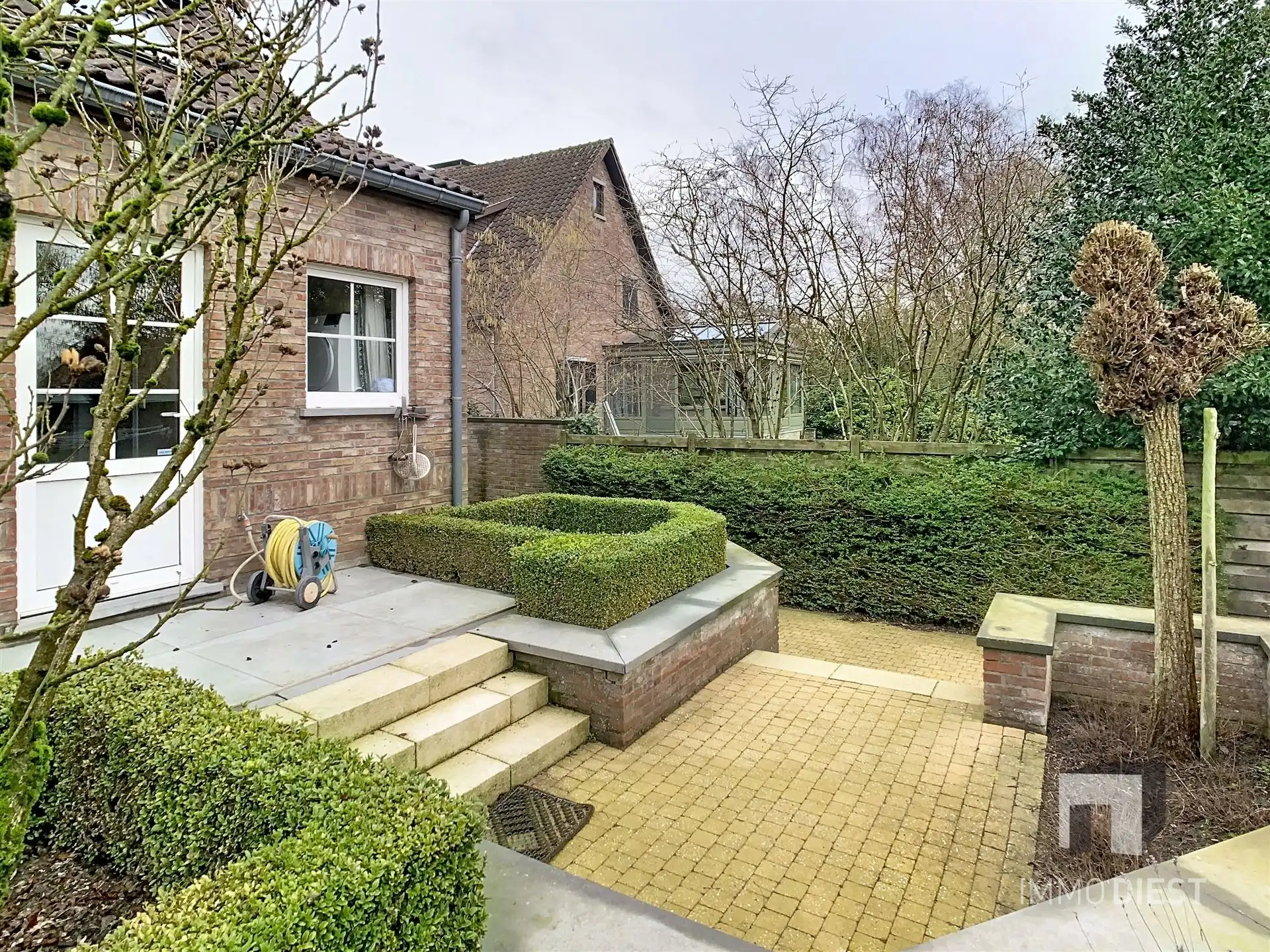 Woning met 4 slpks in residentiële wijk foto 23