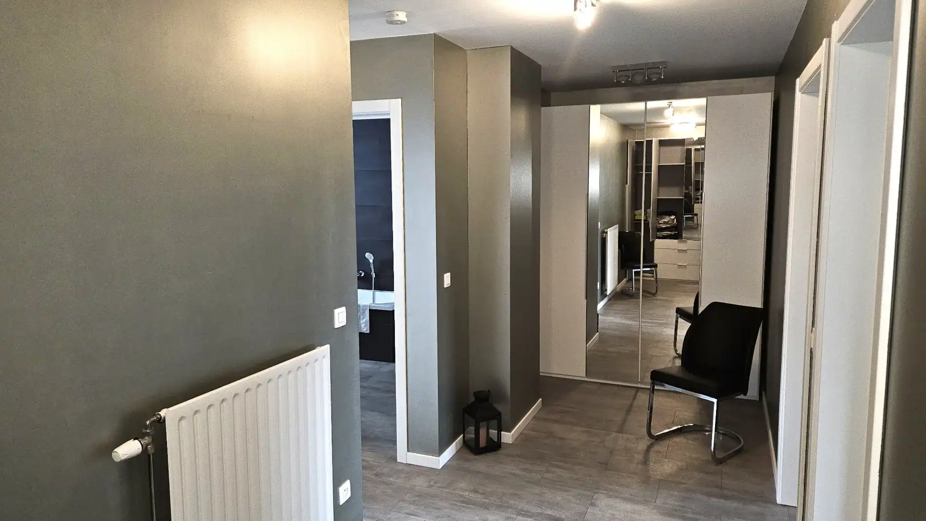 Uiterst ruime woning met 3 grote slk, garage en tuintje in centrum Berlare foto 12