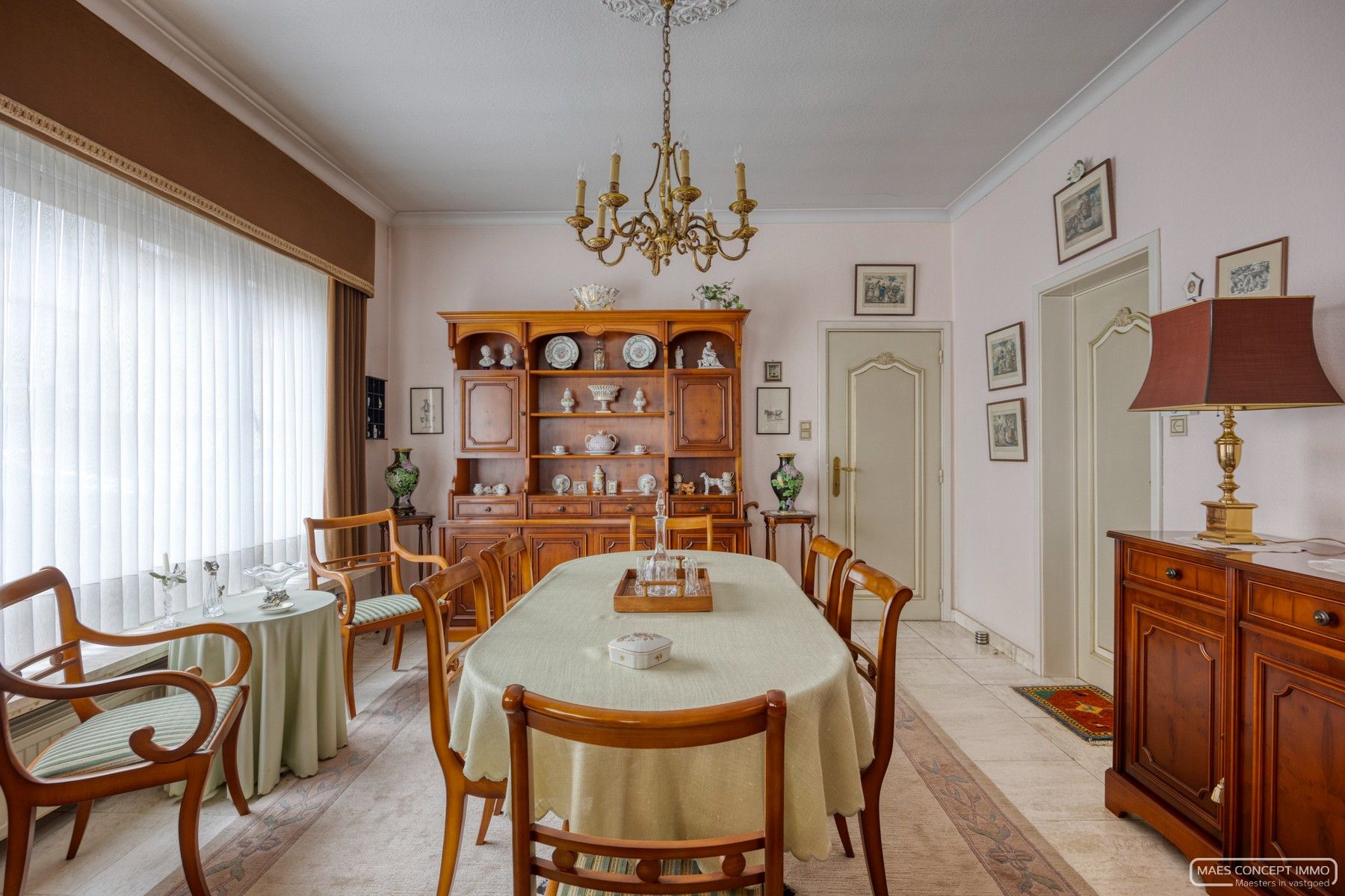 Handelsruimte met woning op topligging in Zulte foto 5