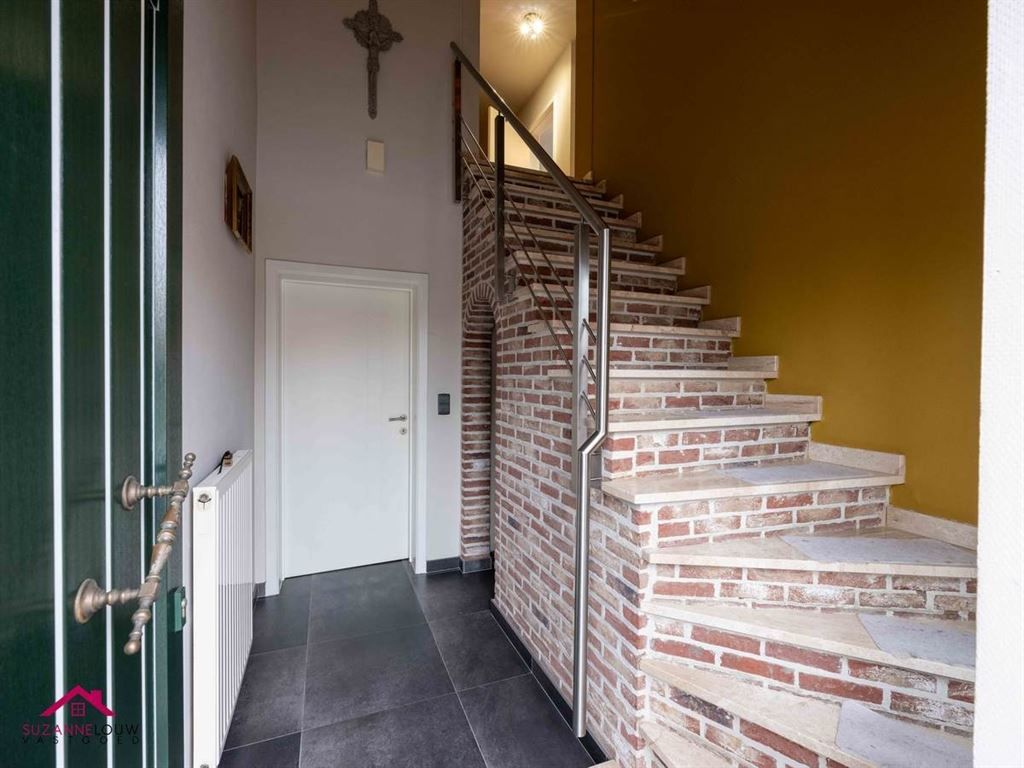 Vrijstaande woning in hedendaagse stijl foto 12