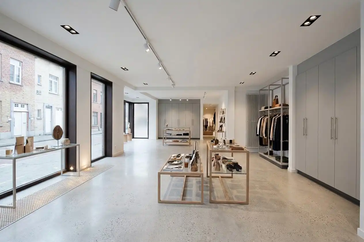 te huur Maldegem | winkel- of kantoorruimte op een TOP-locatie met 100% zichtbaarheid. foto 4