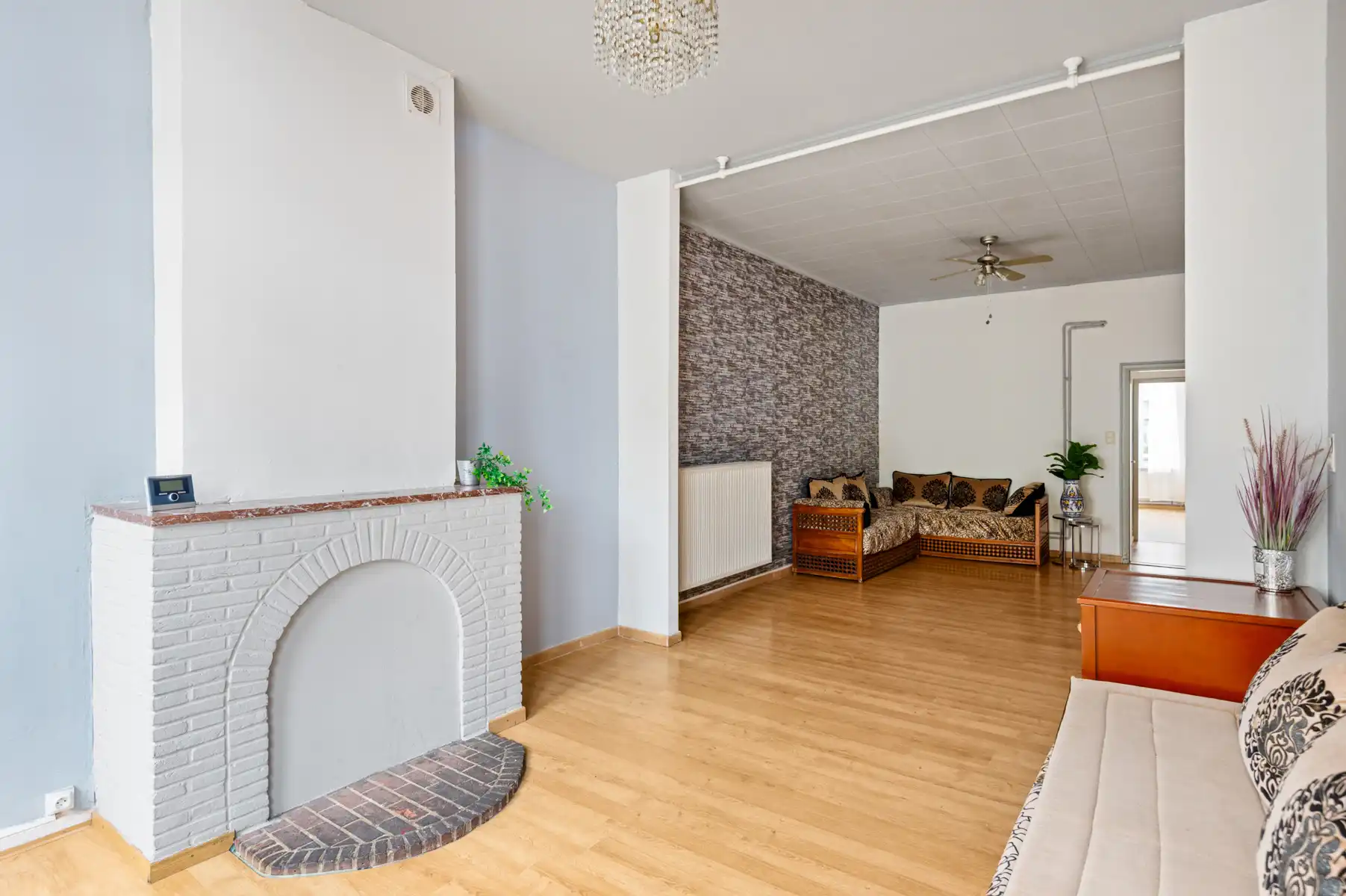 Ruim, centraal gelegen 2 SLK appartement met sterke basis foto 6