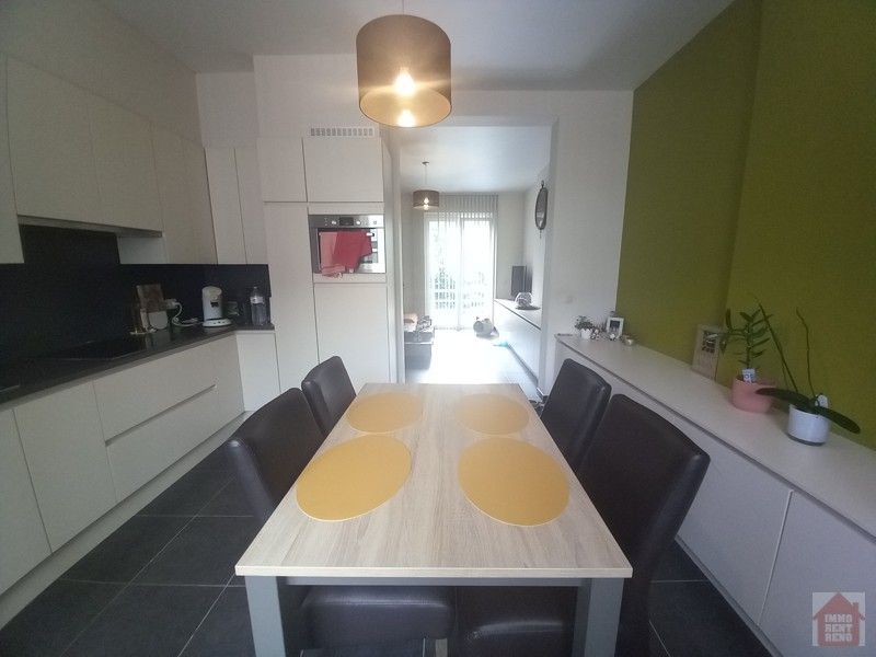 Goed gelegen triplex appartement te koop in Hoegaarden foto 5